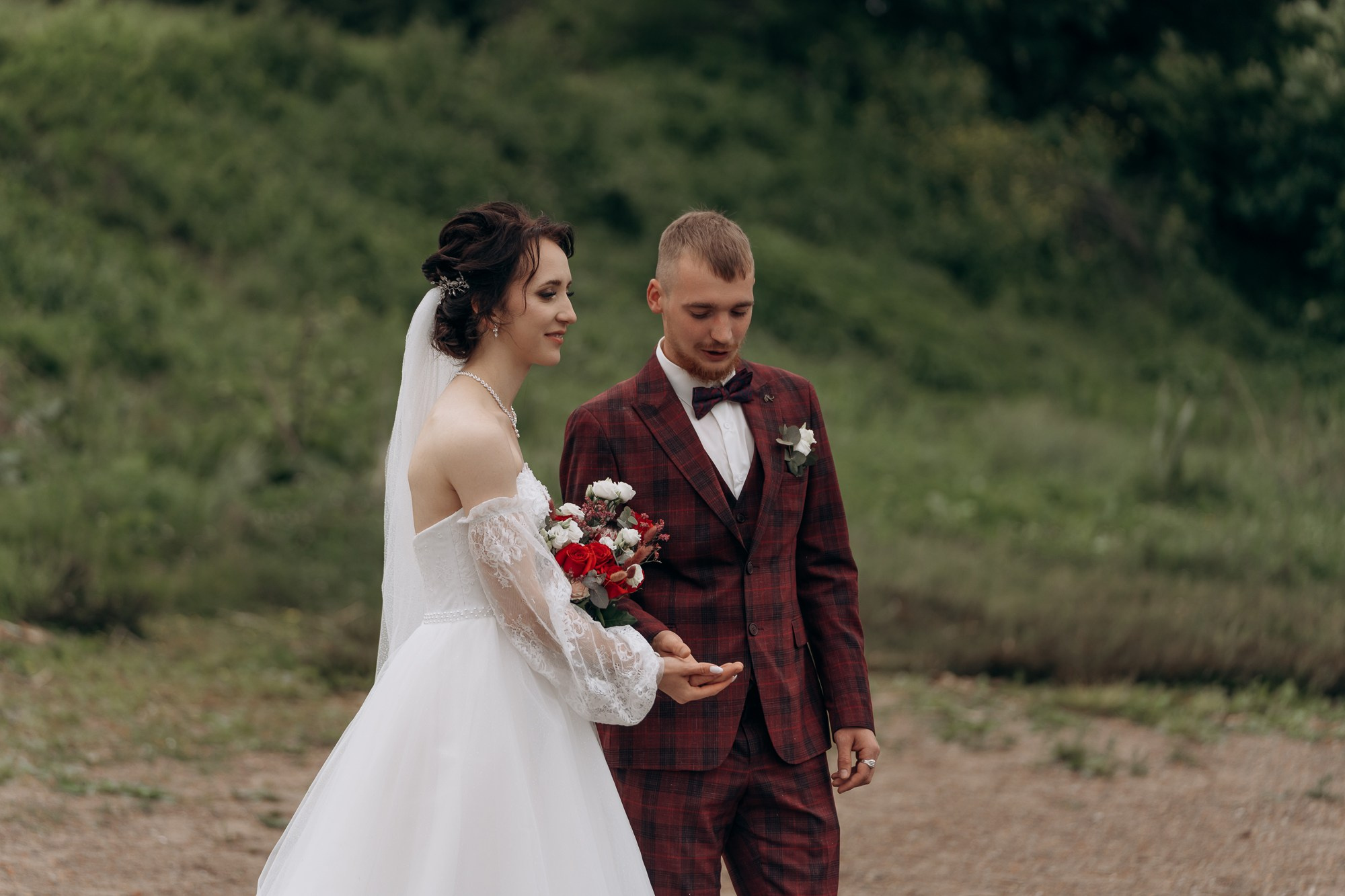 Свадебная фотосессия летом с выездной регистрацией. Свадебный и репортажный фотограф в Ярославле Евгений Сальников