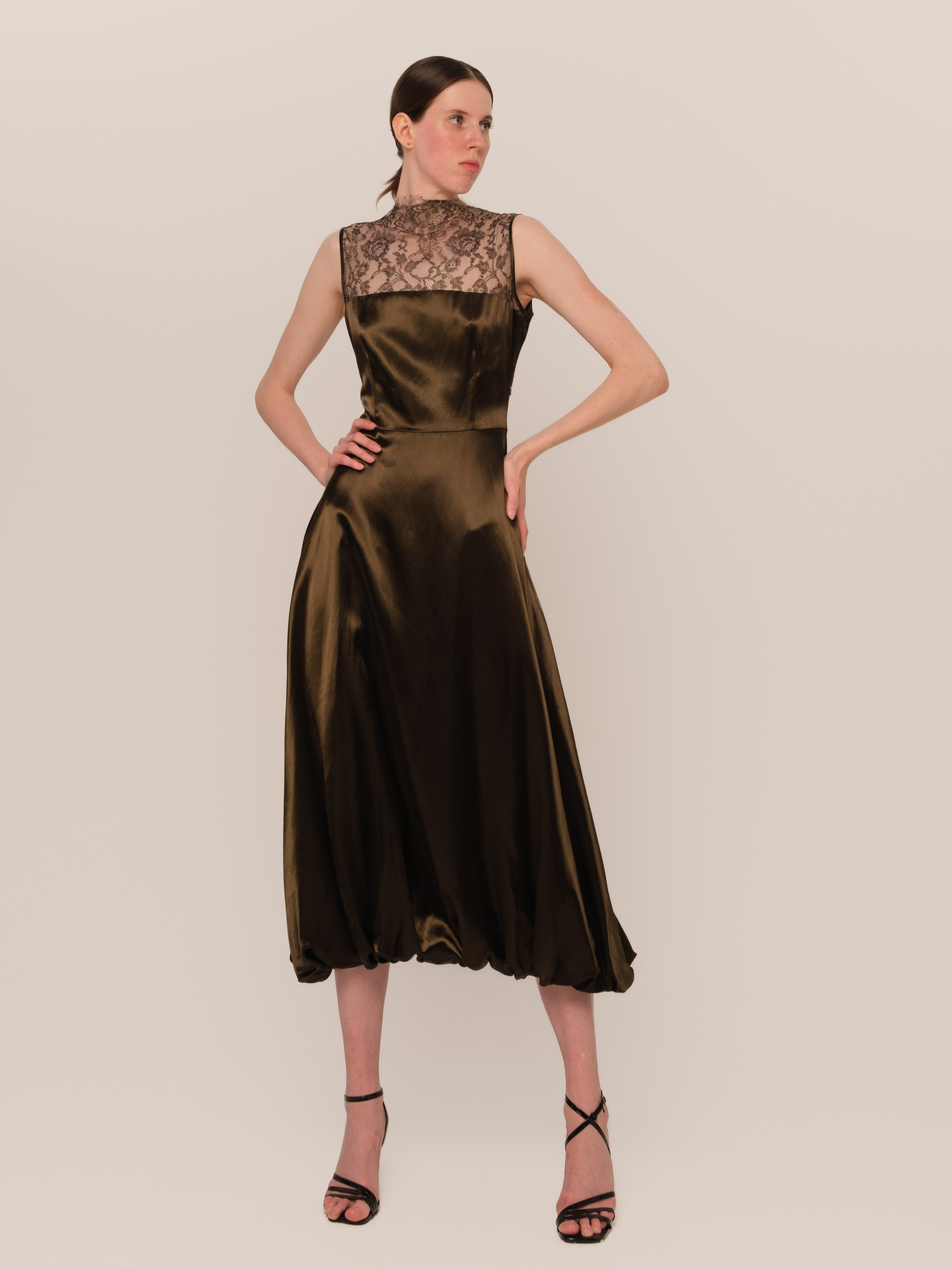 ZHAKOVA BRAND каталог. Мари — фотограф и видеограф из Москвы