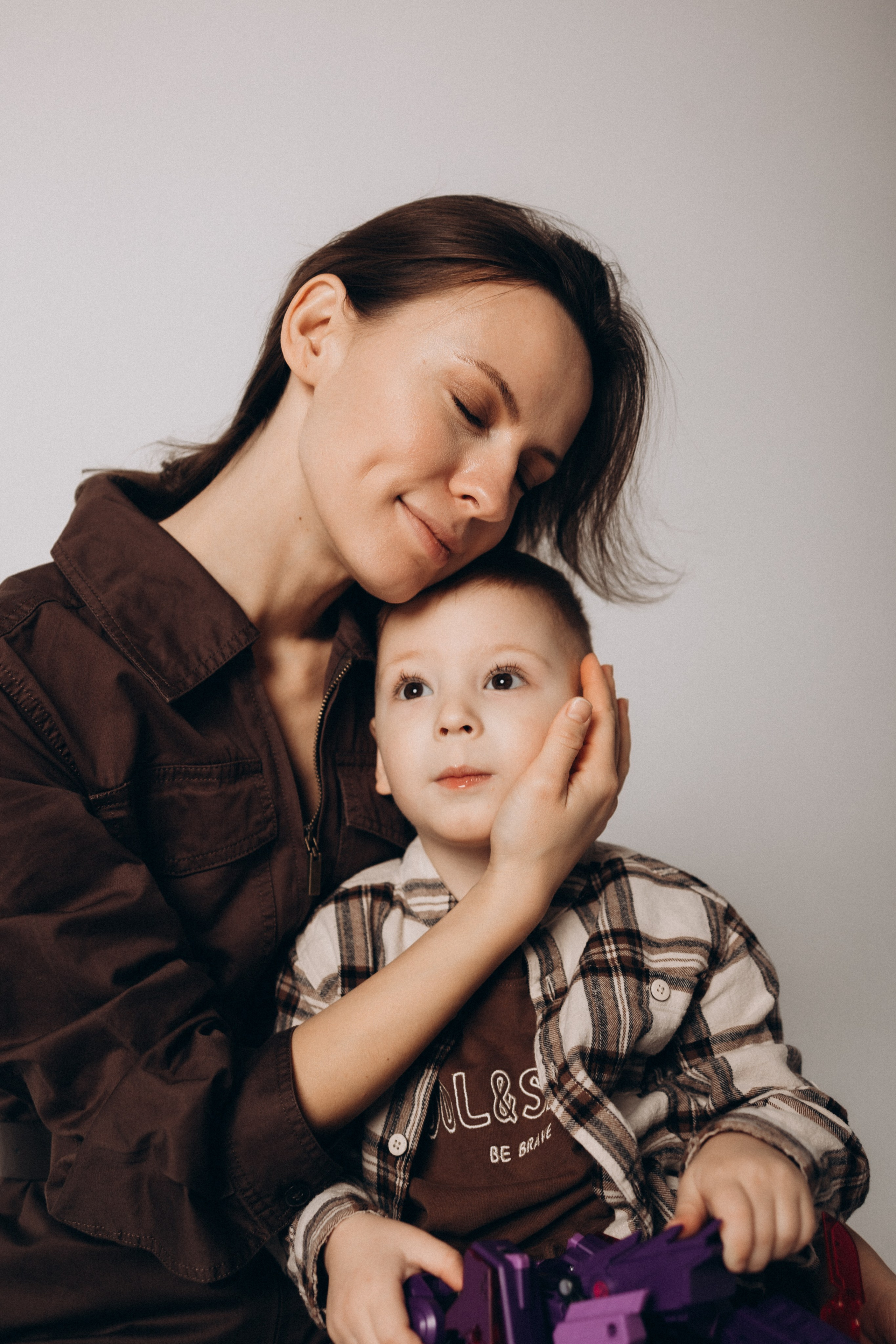 Фотосессия, а студии мамы и сына. Фотограф Артем Бросов в Санкт-Петербурге и Дубае