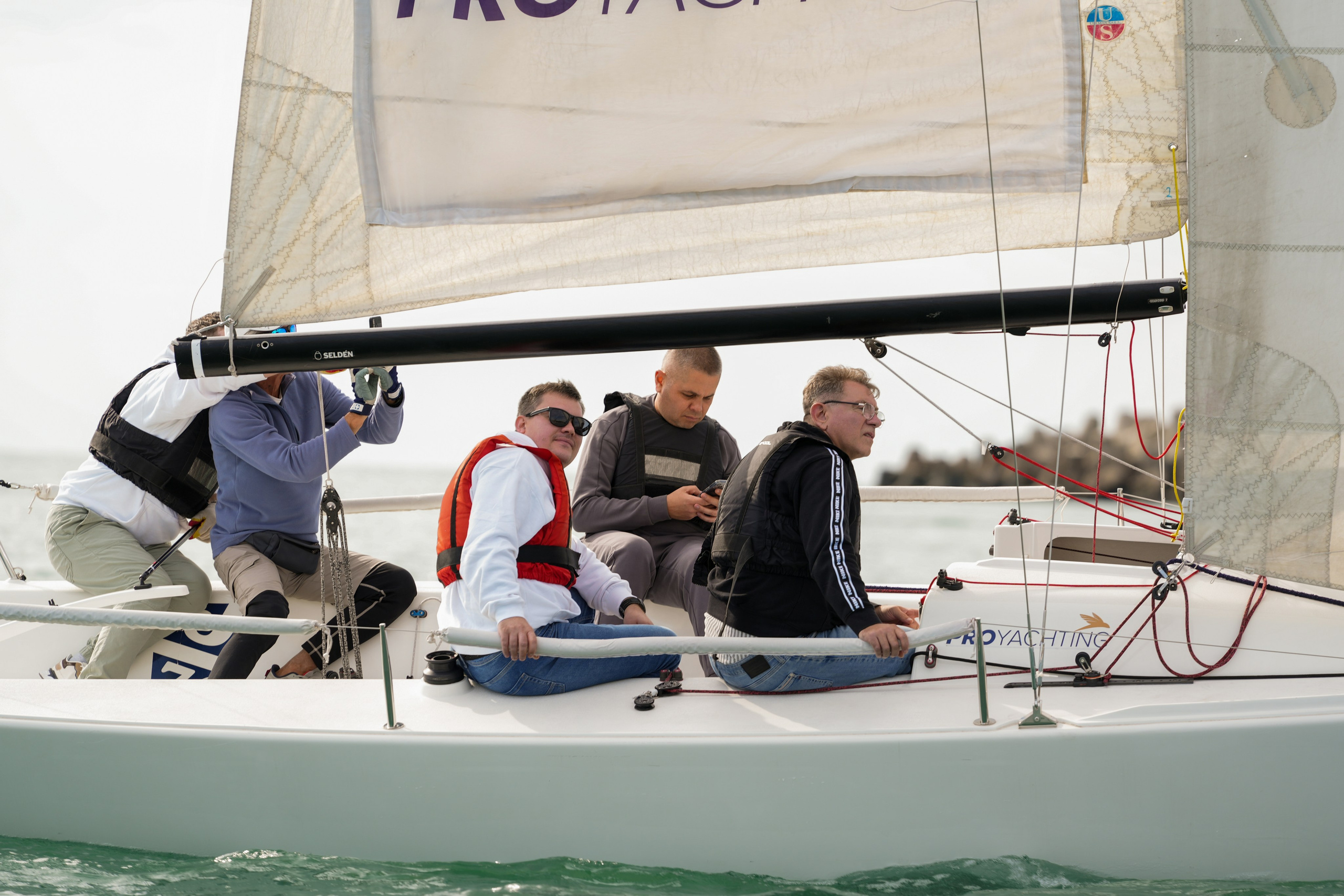 Яхтенная регата для компании Агрегатка. Репортажный фотограф в Красной Поляне и Сочи Павлюченко Екатерина