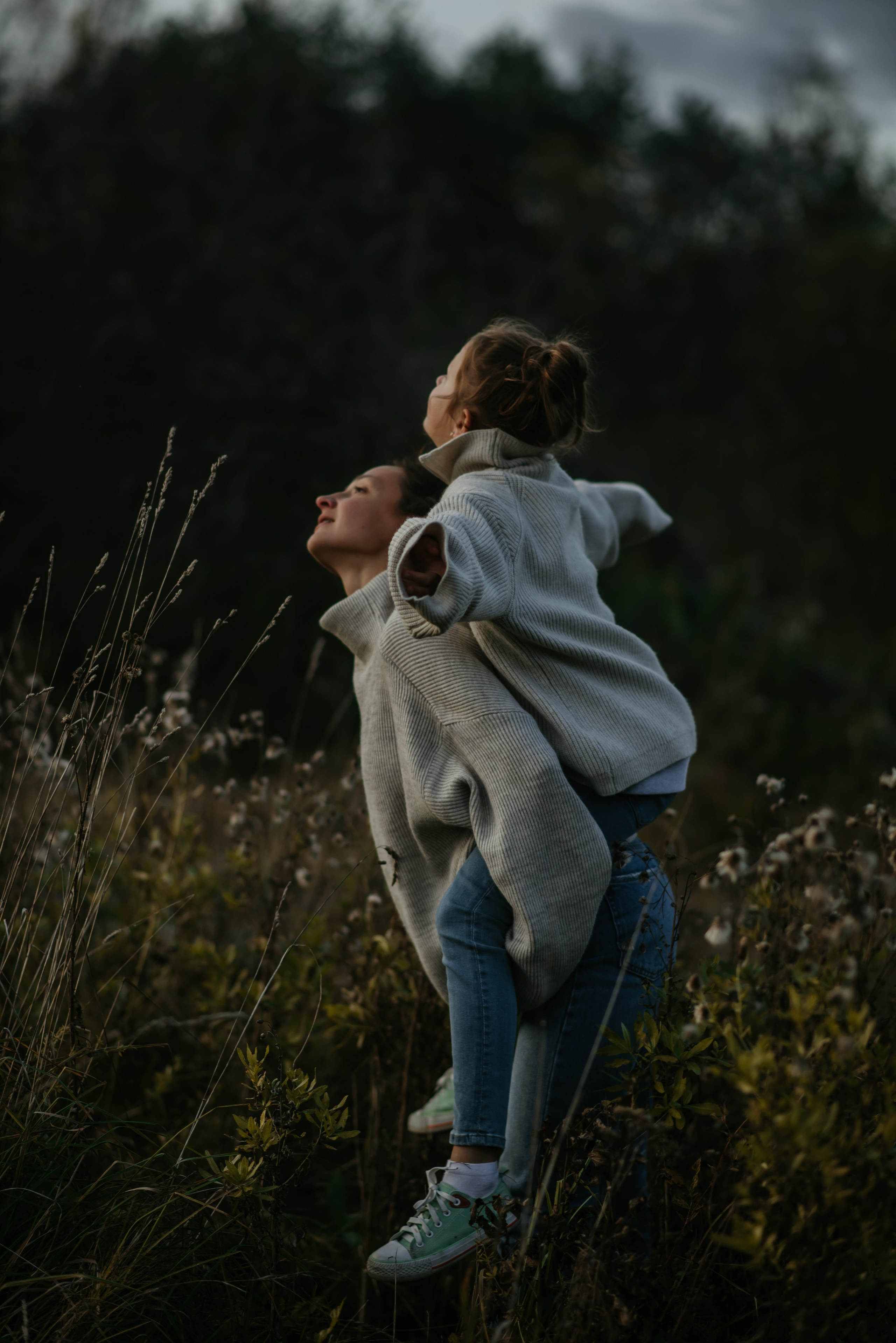 Лиля и Глаша. Свадебный, семейный и портретный фотограф в Суворове Анастасия Седыкин