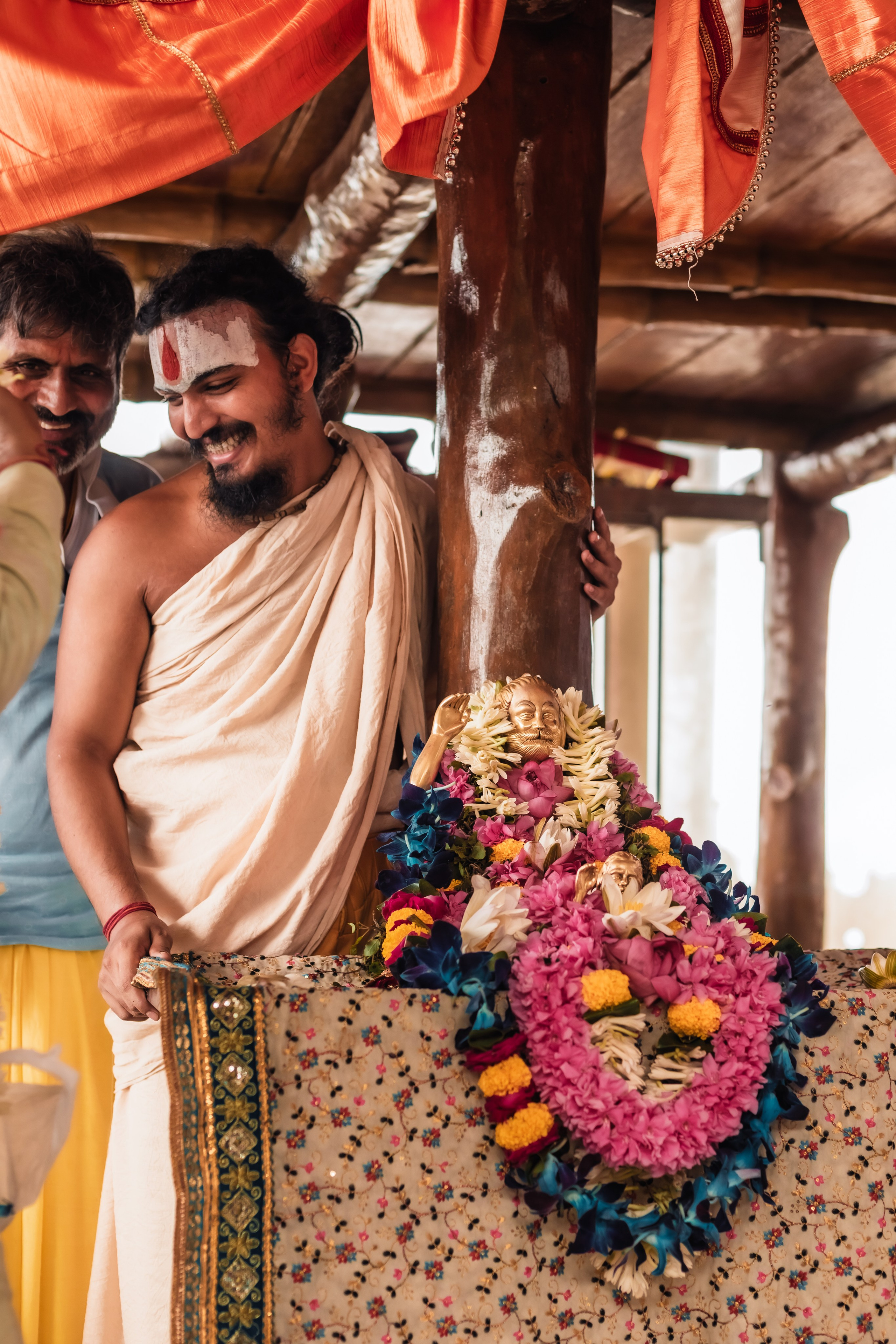 Abhisheka Devraha Baba on Sri Devdas ji maharaj bd. Mariam Bagdasaryan