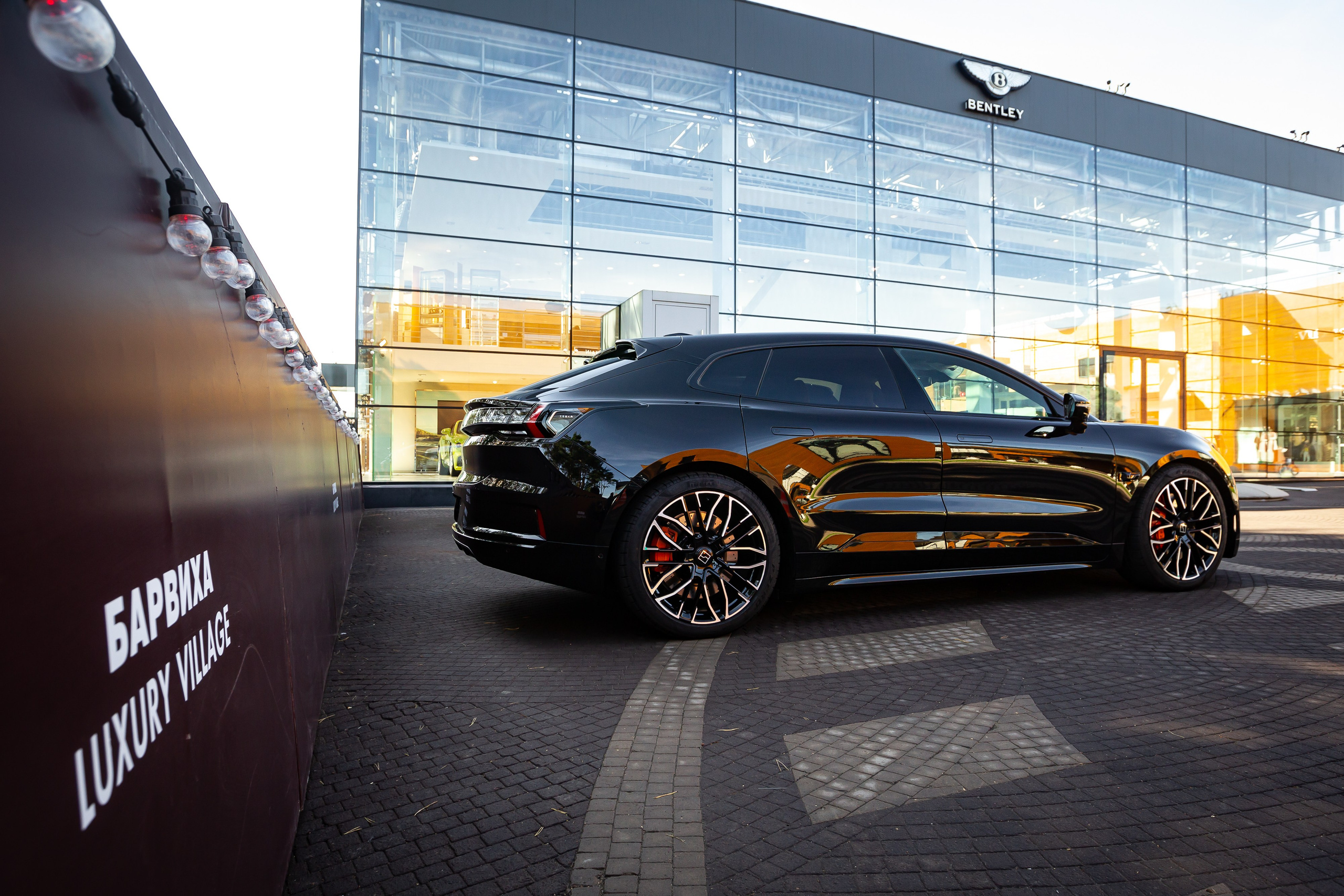 Профессиональная фотосъемка автомобилей в Москве и Московской области. Фотостудия в Москве LUXARTPHOTO