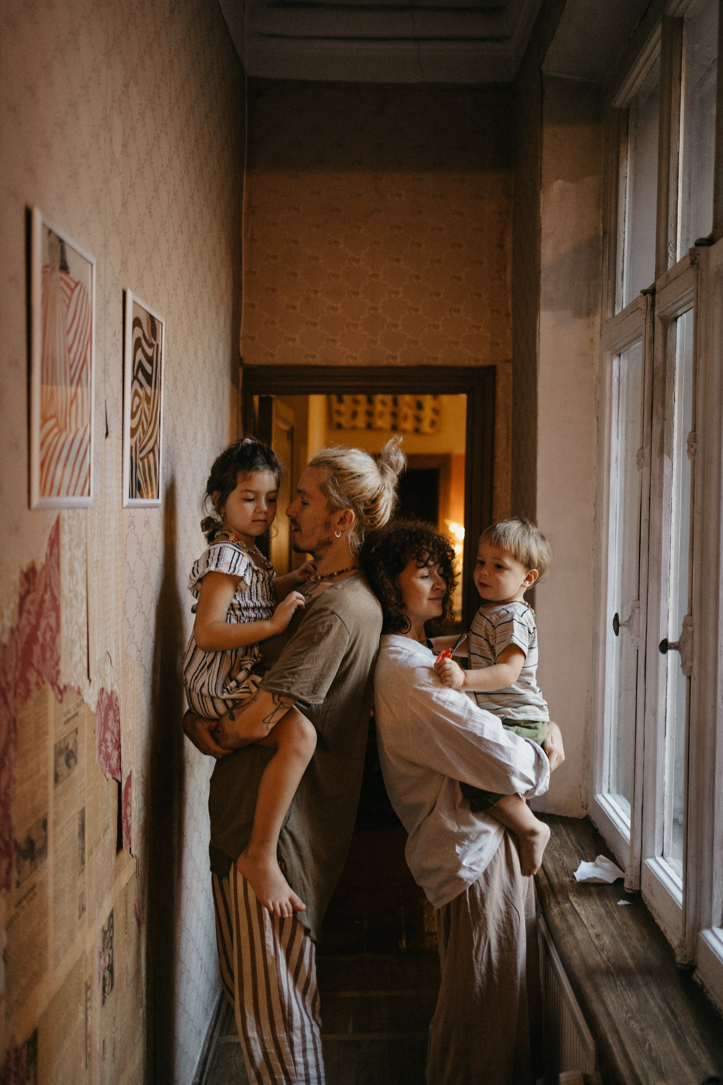 Ира, Руслан, Ива, Макар. Главная