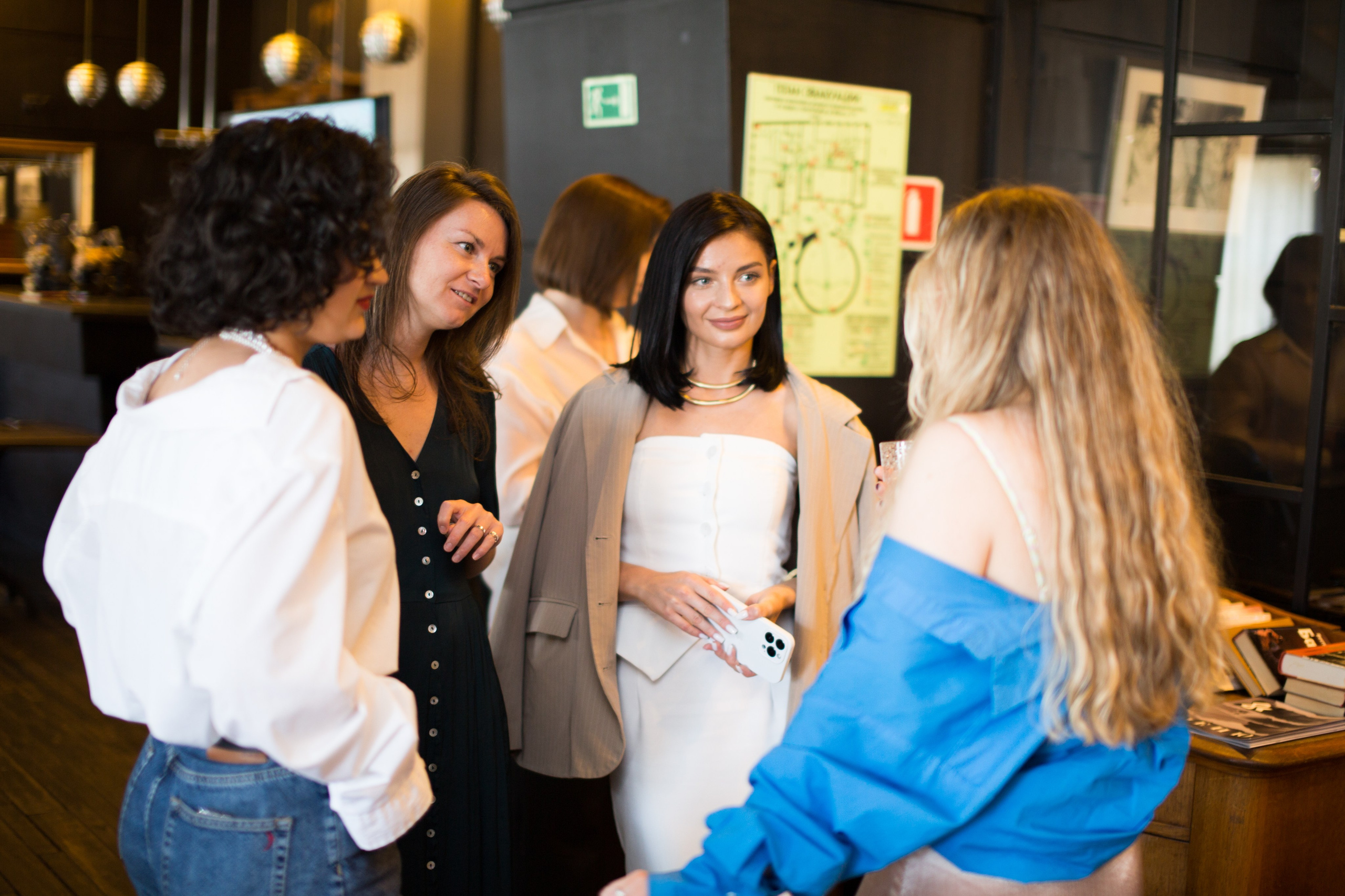 Проект «Связь». Офлайн встреча, СПб. Портретный и репортажный фотограф в Санкт-Петербурге Елизавета Я