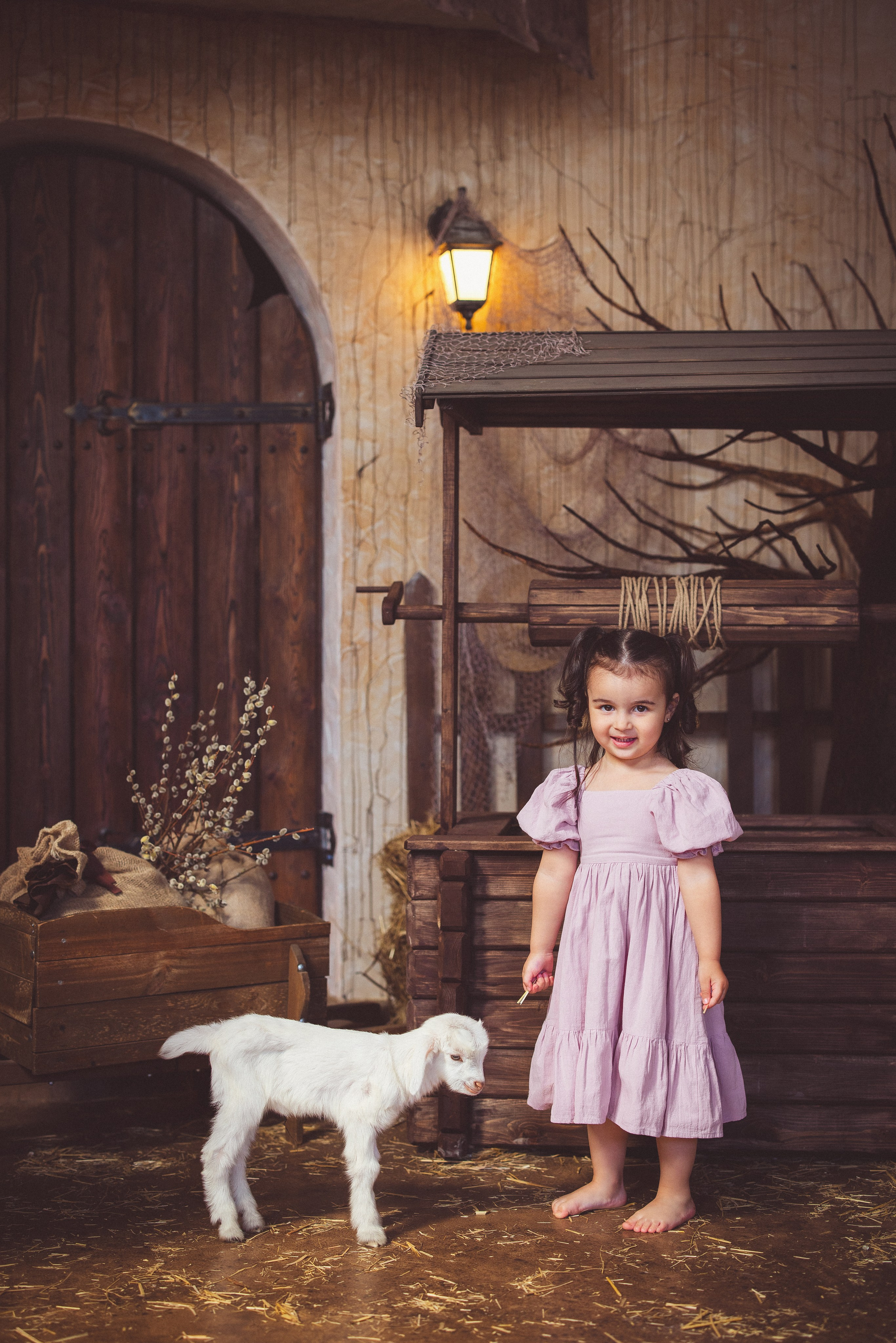 Пасхальный фотопроект с козочкой и утятами, в фотостудии «Эль» 2024 г. Семейный и детский фотограф в Краснодаре Анна Трашкова