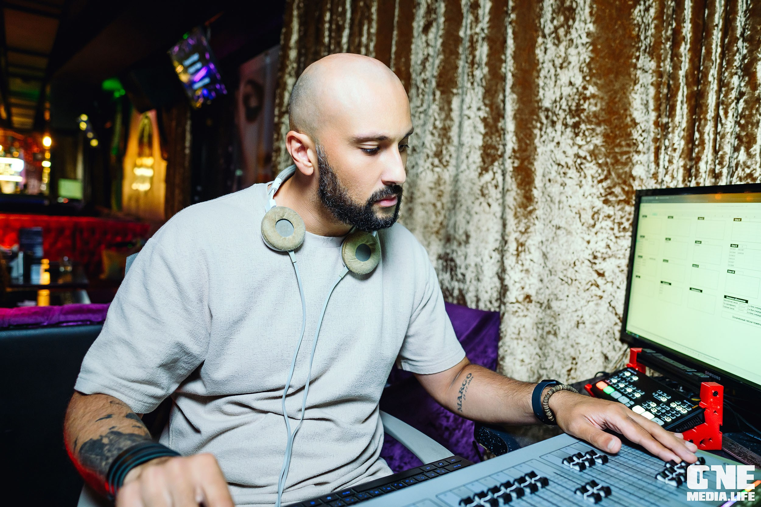 Фоторепортаж из караоке-клуба Эйфория. One Media Life: фоторепортажи, фотоотчеты с мероприятий и заведений