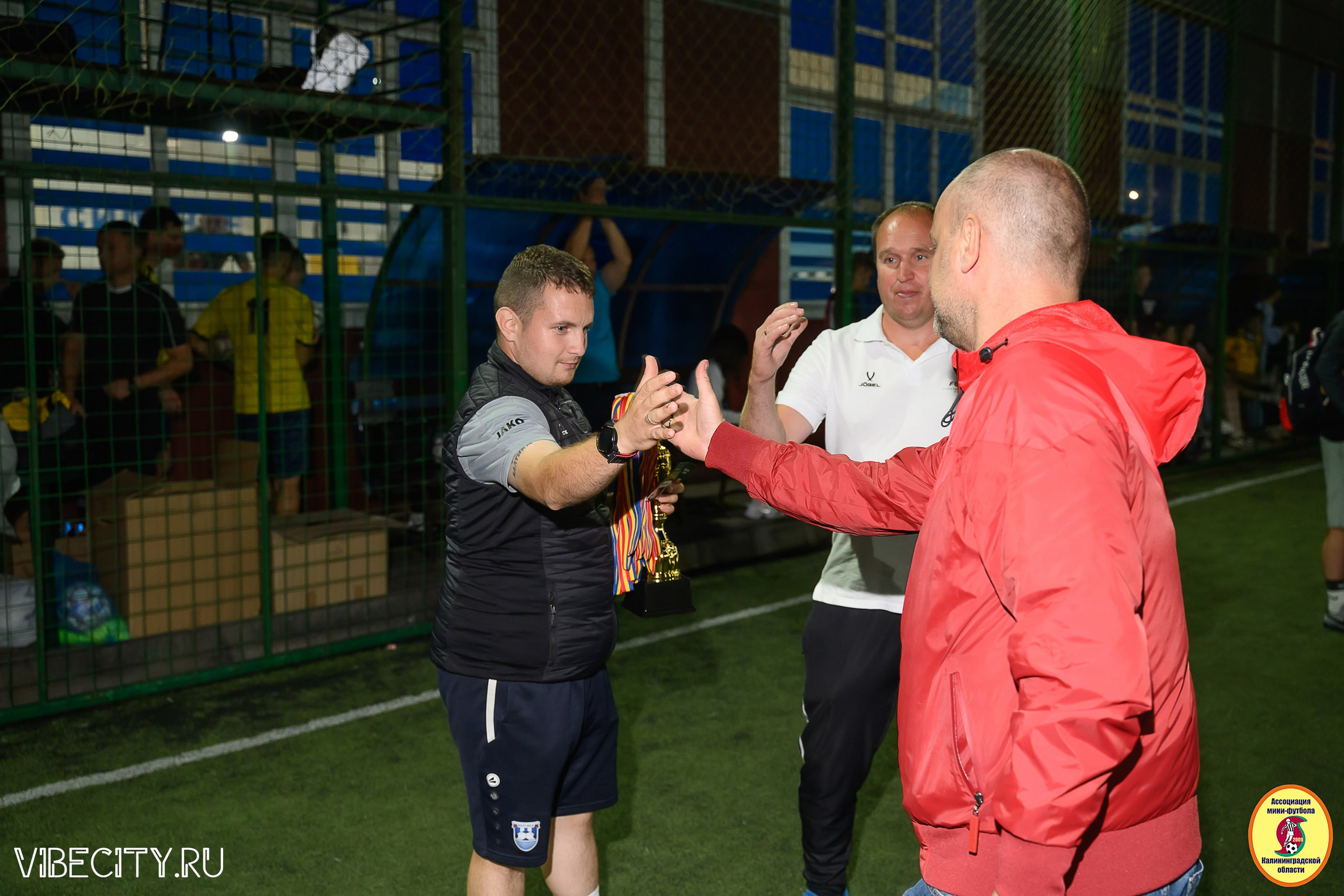 ФИНАЛЬНЫЕ ИГРЫ КУБКА МИНИ-ФУТБОЛЬНОЙ ЛИГИ И КУБКА КОРПОРАТИВНОЙ МФЛ 2025. VIBECITY.RU Вайб Сити Ру Фоторепортажи Фотоотчеты Калининград
