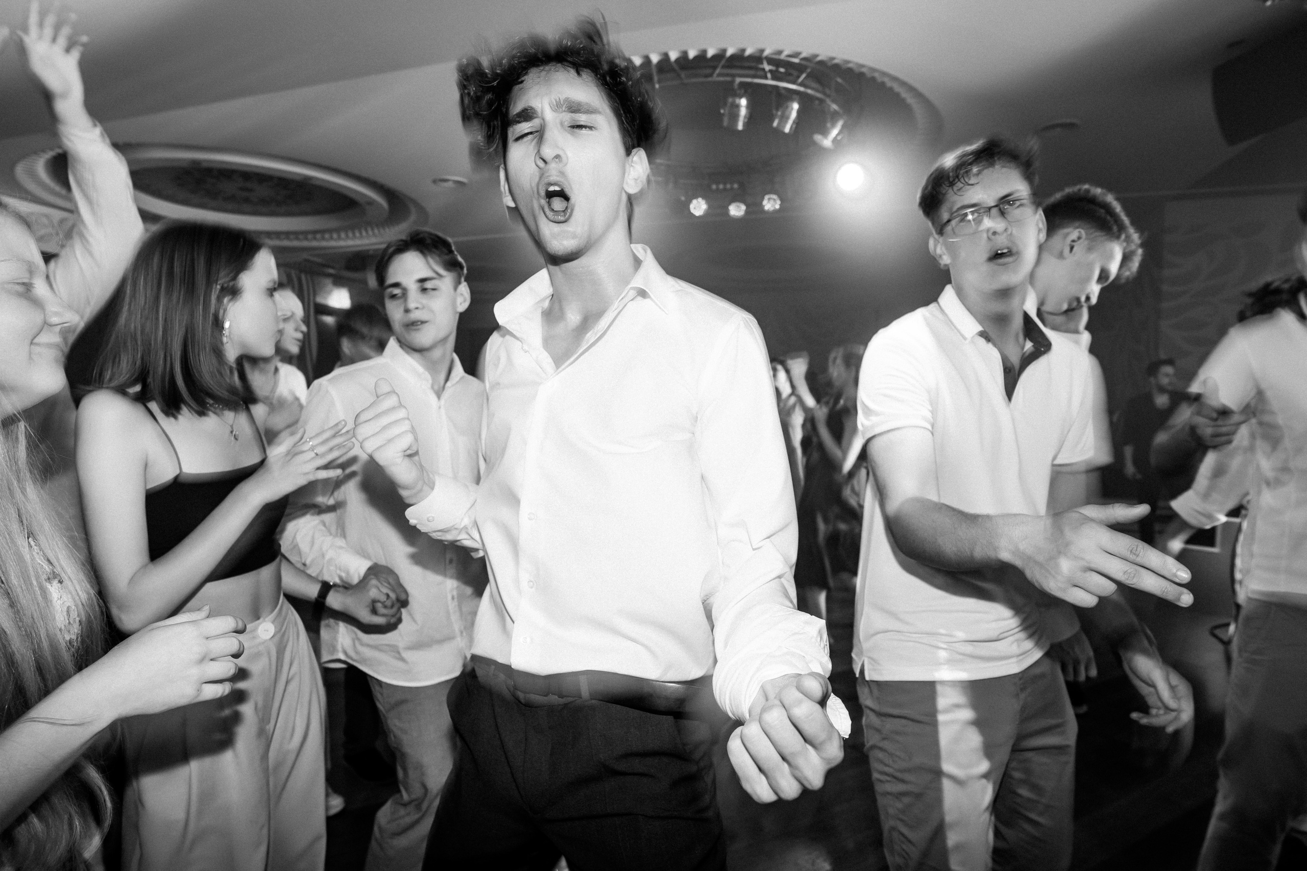 Фотограф на школьный выпускной, Ярославль, профессиональный фотограф, репортажный фотограф, съемка выпускных вечеров, 