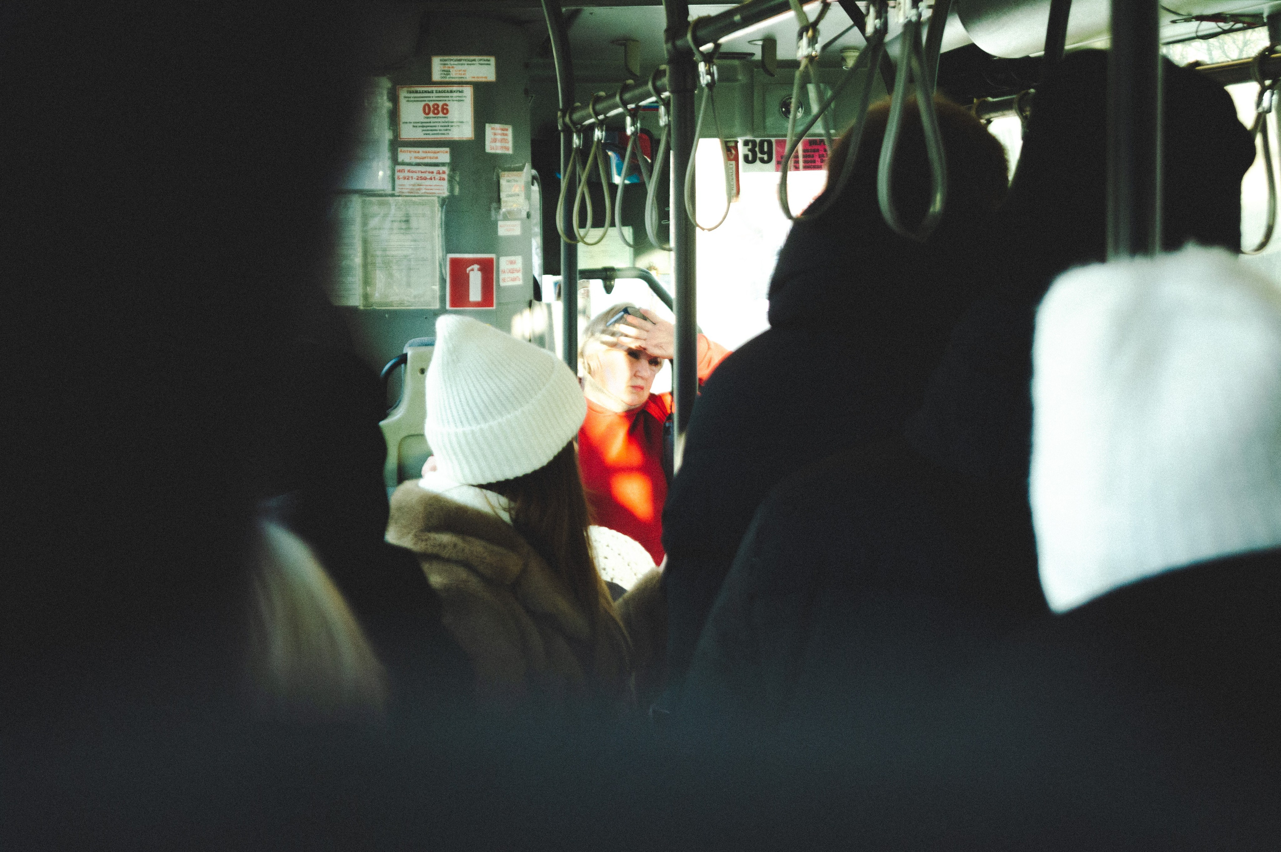 «Маршрут» Фотоэссе о жизни людей в автобусе. Den Mirov — Фотограф, Музыкант