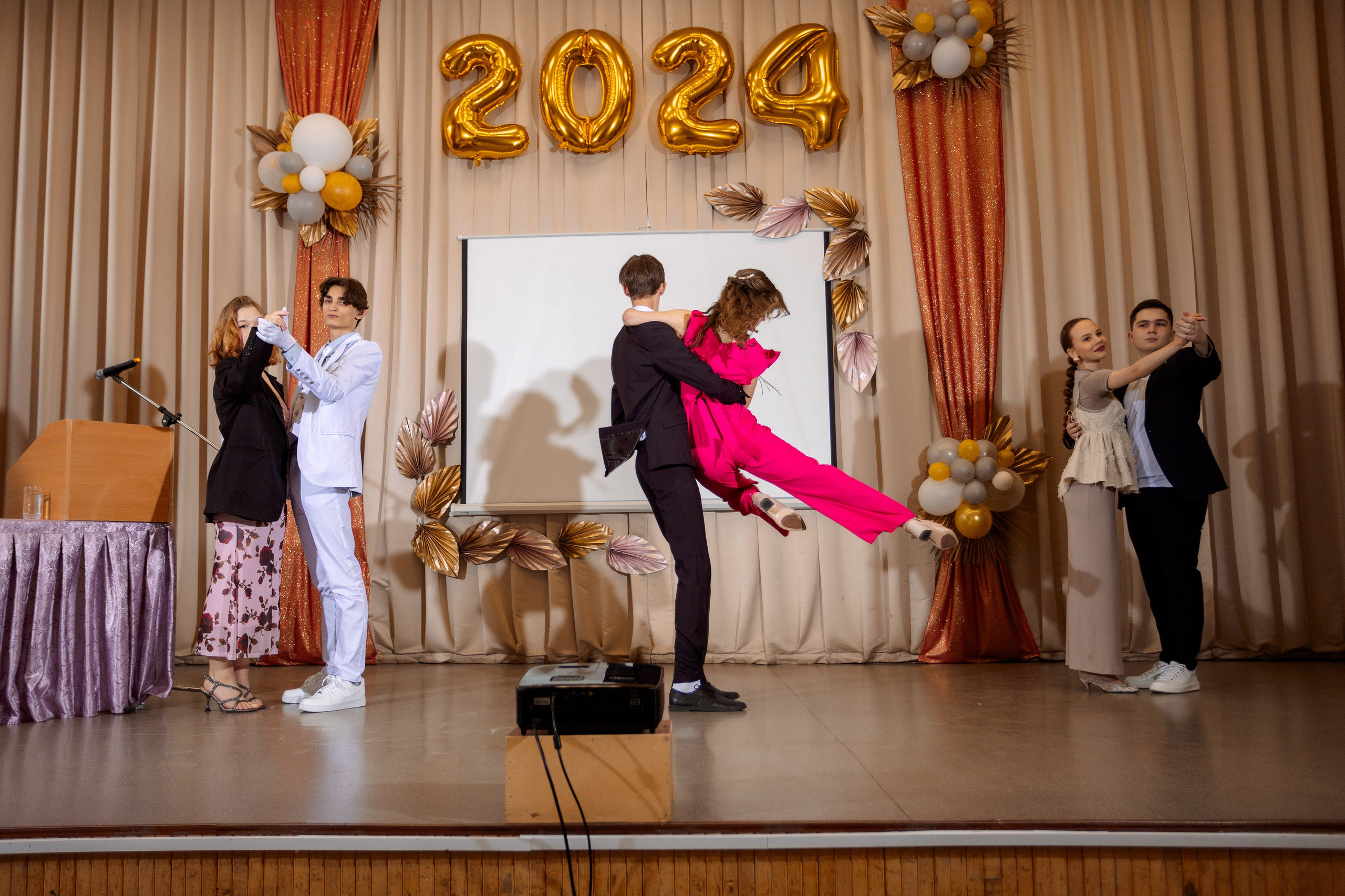 ВРУЧЕНИЕ АТТЕСТАТОВ: Пример. Все фото. Профессиональный фотограф в Ижевске Леша Петров