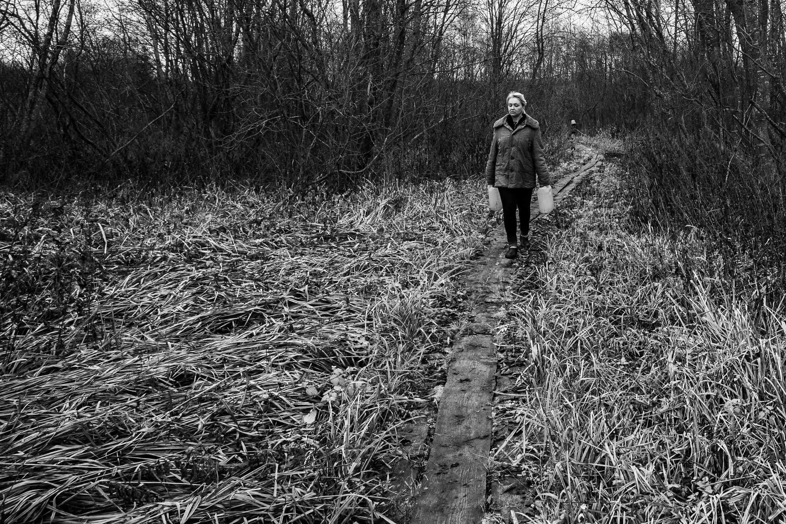 За водой на родник.   Токариха, Тверская область   Фото: Корчагина Татьяна