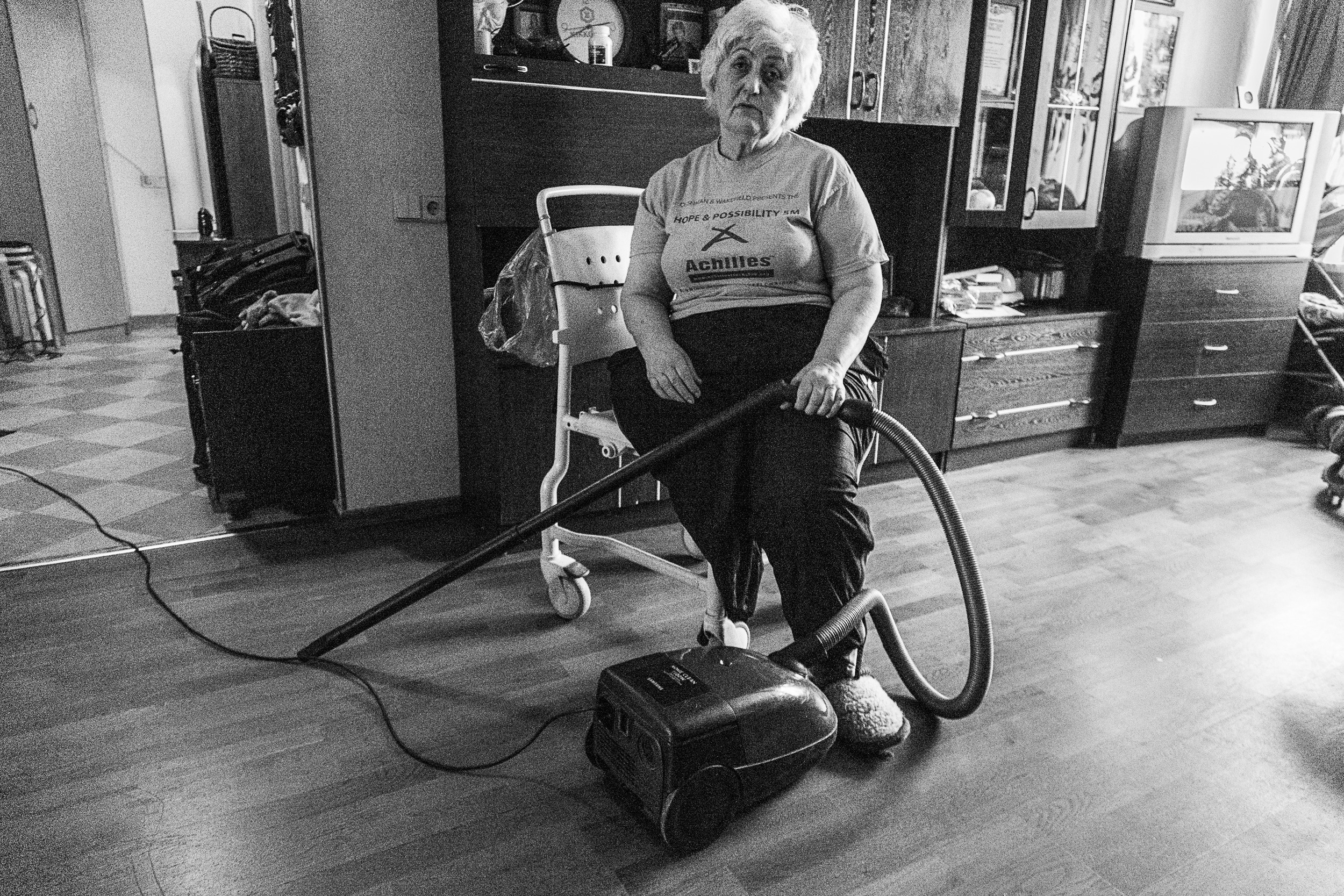 Мери Бушуева.  Всю домашнюю работу Мери делает сама  Фото: Татьяна Корчагина 