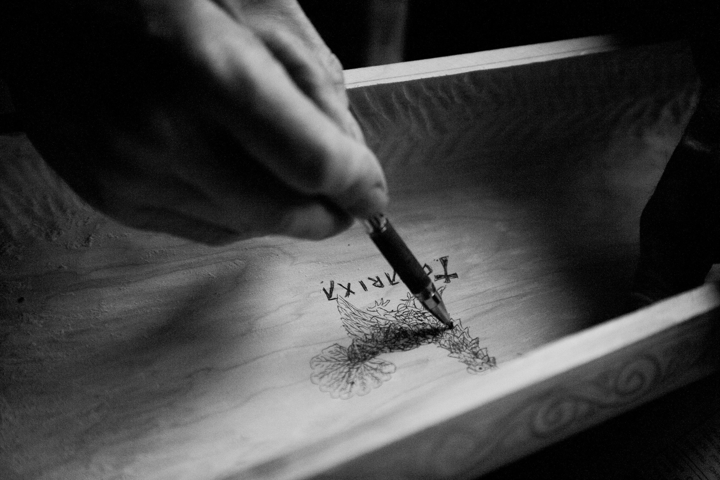 Авторский знак Токариха на гуслях Николая Иванова. Фото: Корчагина Татьяна