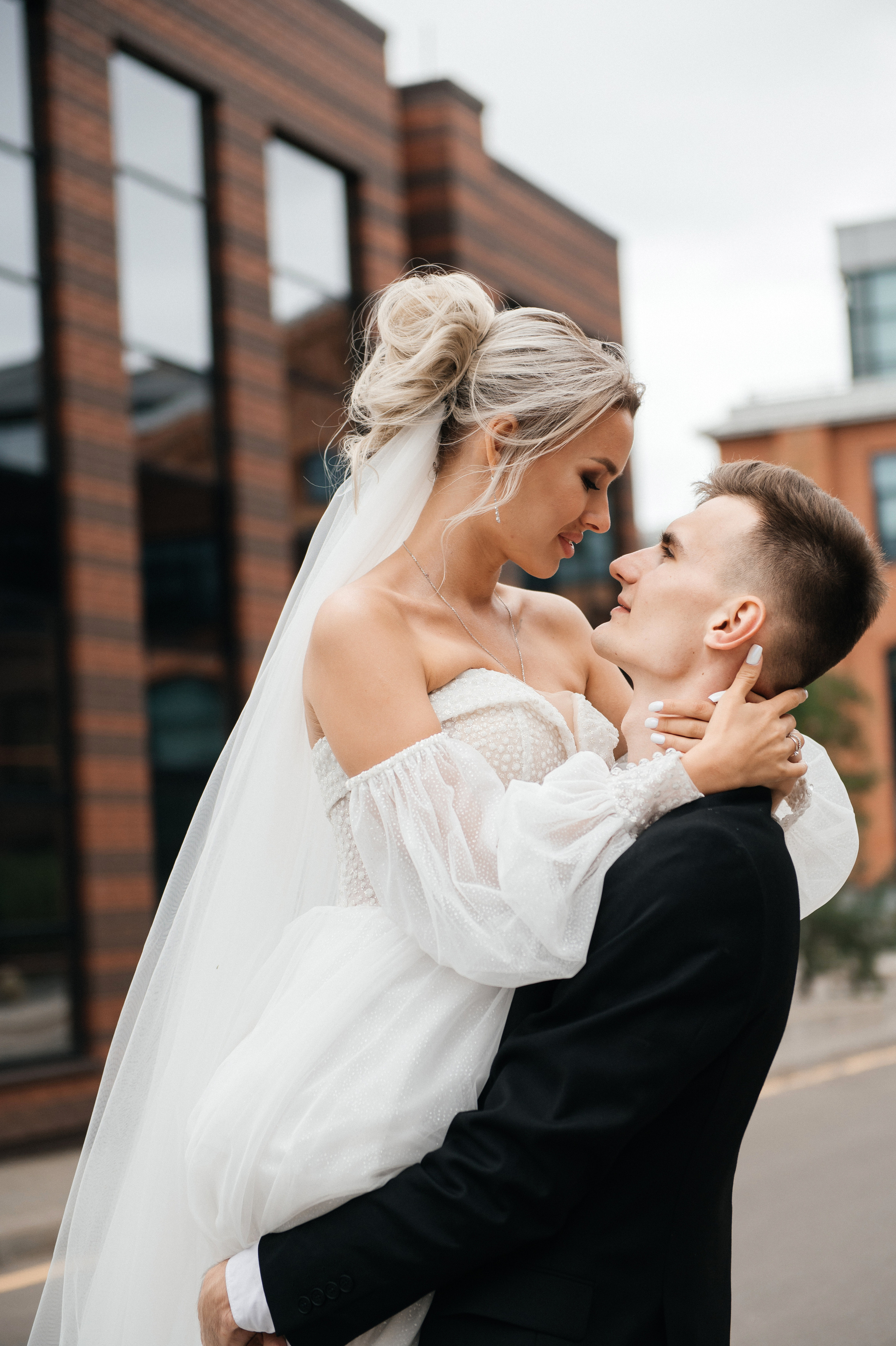 Свадебная фотосессия на Арма заводе. Семейный и свадебный фотограф в Москве Татьяна Николаева