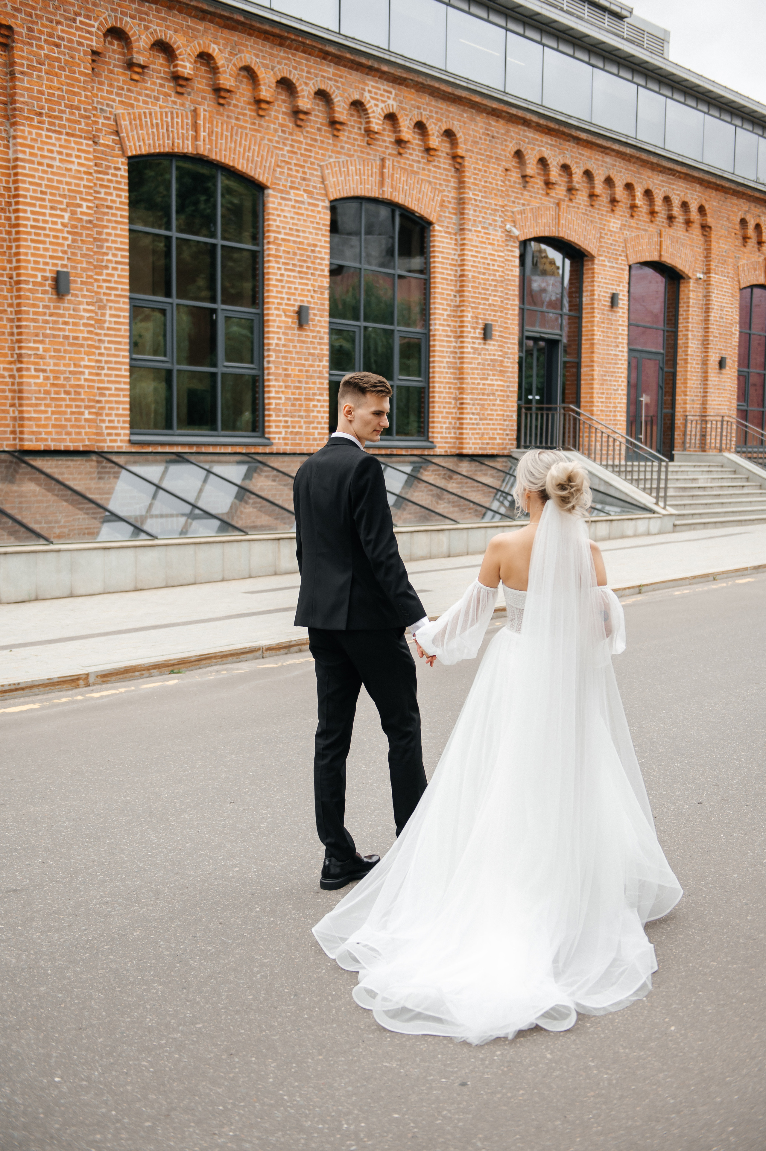 Свадебная фотосессия на Арма заводе. Семейный и свадебный фотограф в Москве Татьяна Николаева