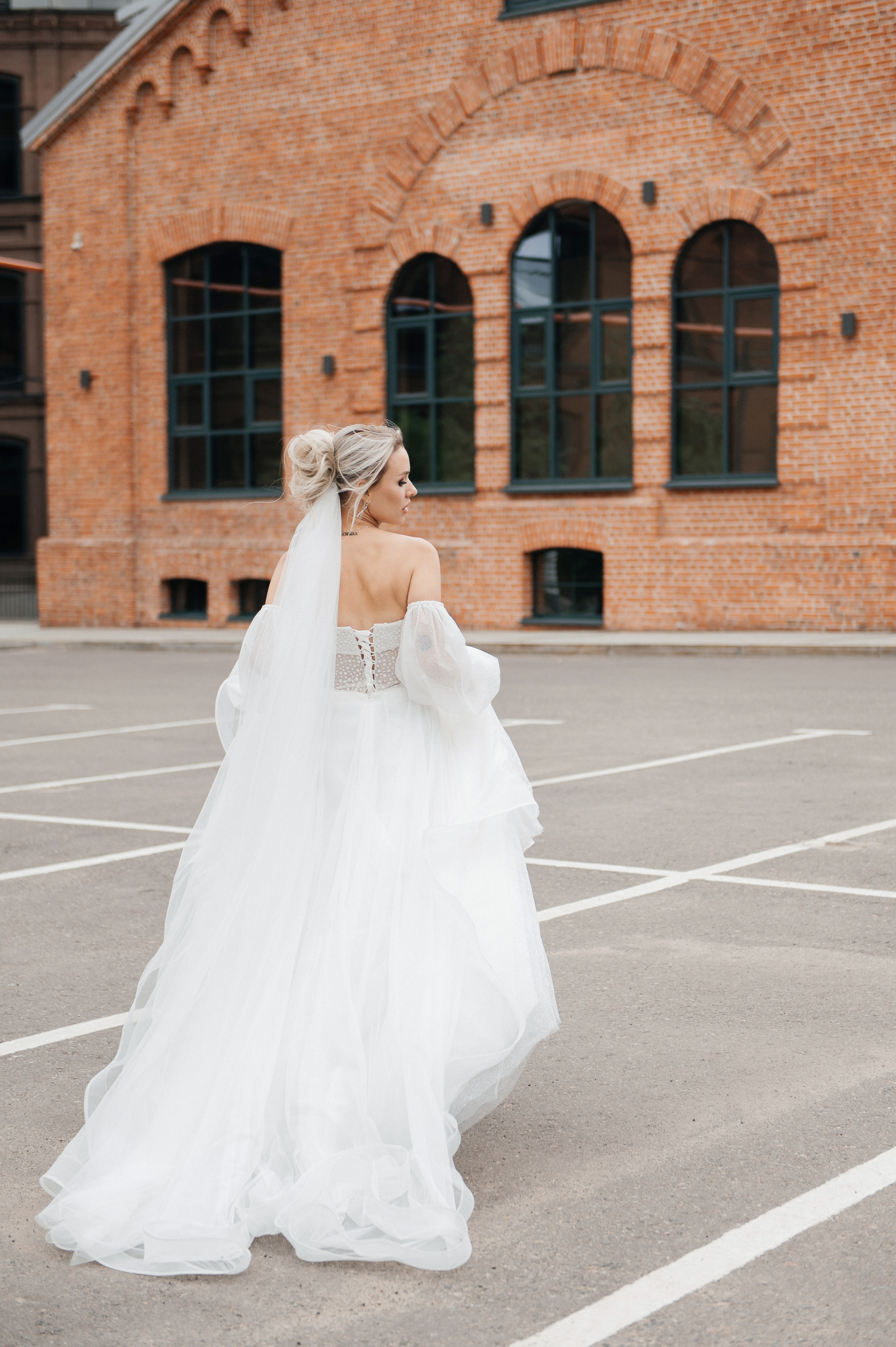 Свадебная фотосессия на Арма заводе. Семейный и свадебный фотограф в Москве Татьяна Николаева