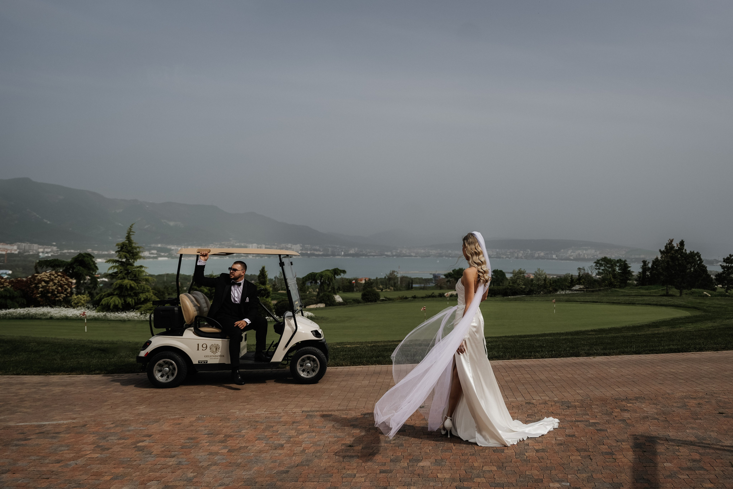 Astoria. VISUAL ARTIST · KRONGAUZ ANASTASIA