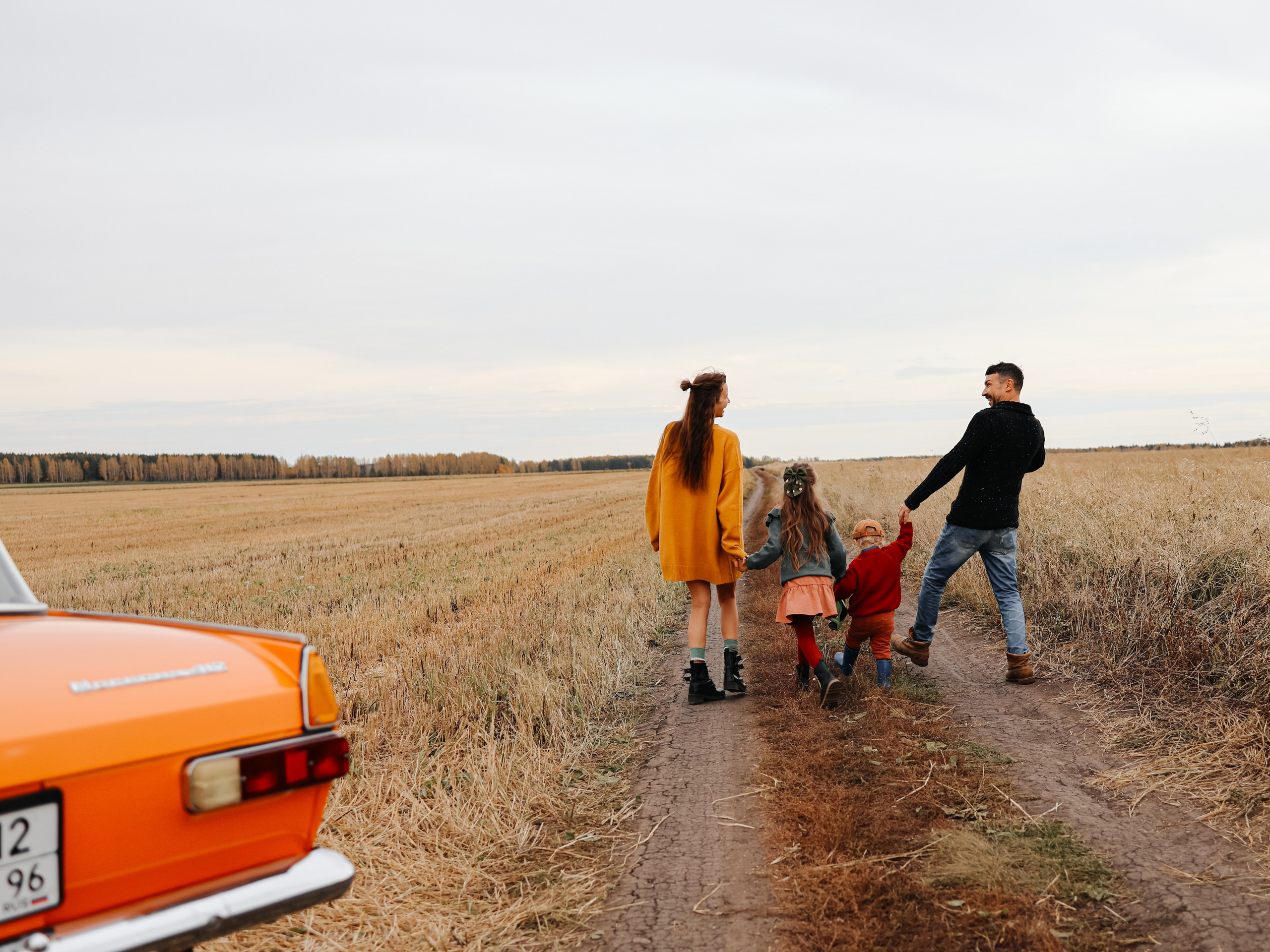 Семья Власовых и ретро авто. Семейный и детский фотограф в  г. Екатеринбурге Холодова Юлия