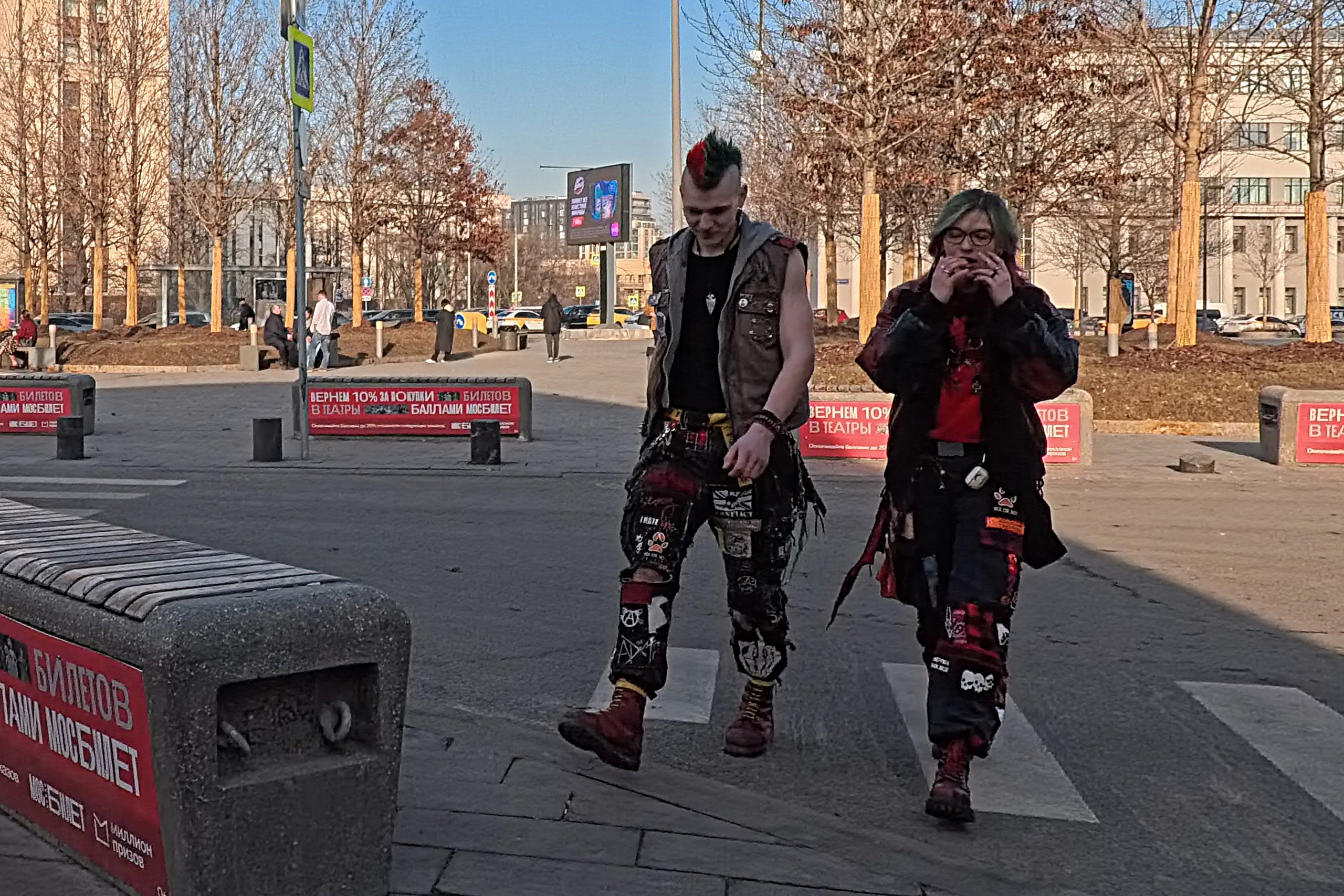 Улица, люди, жизнь…