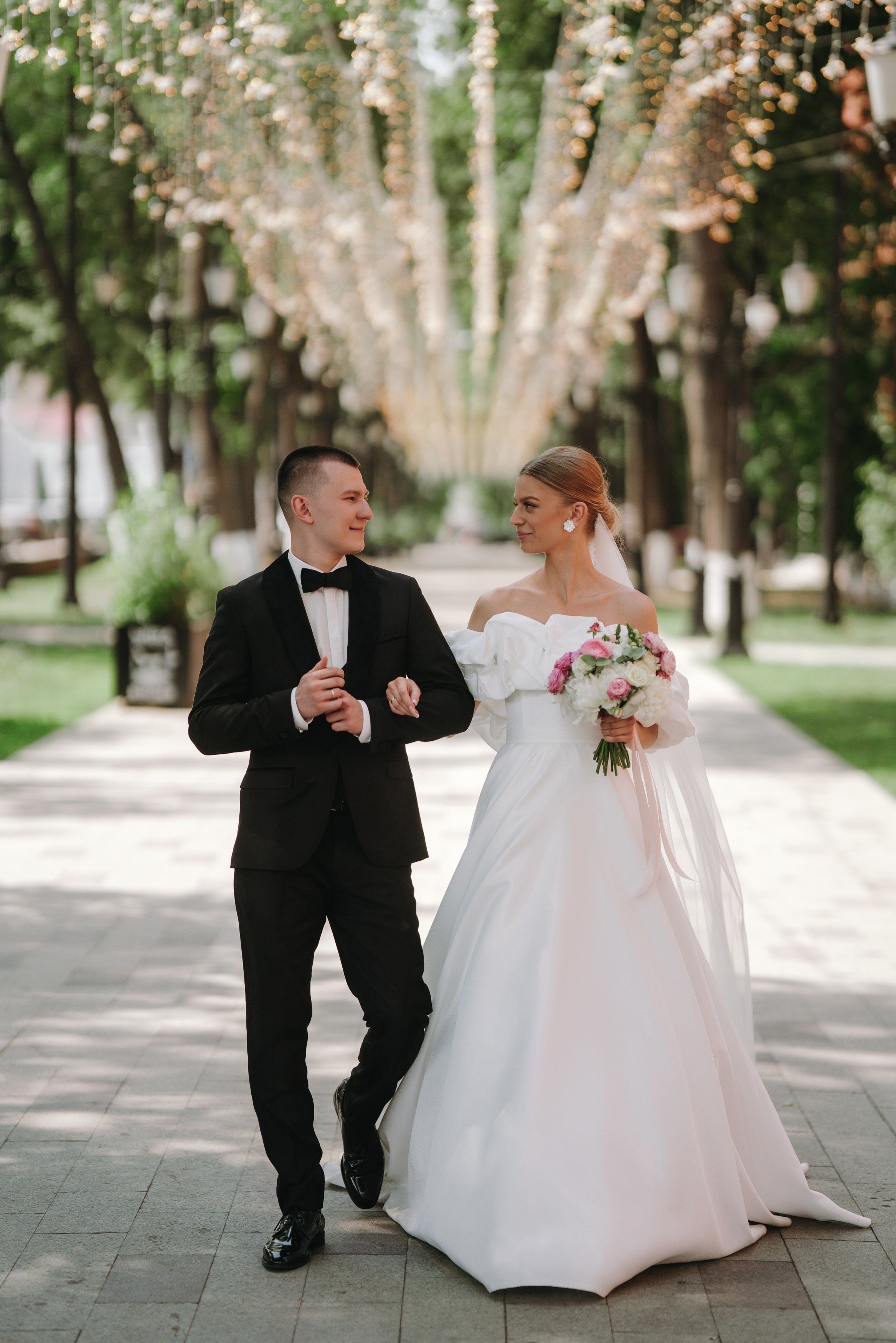 БАНКЕТНЫЙ ЗАЛ ДАСКО ГАРДЕН, ЭМИЛЬ БУРАНГУЛОВ, ИЛЬНАР АХМАДУЛЛИН