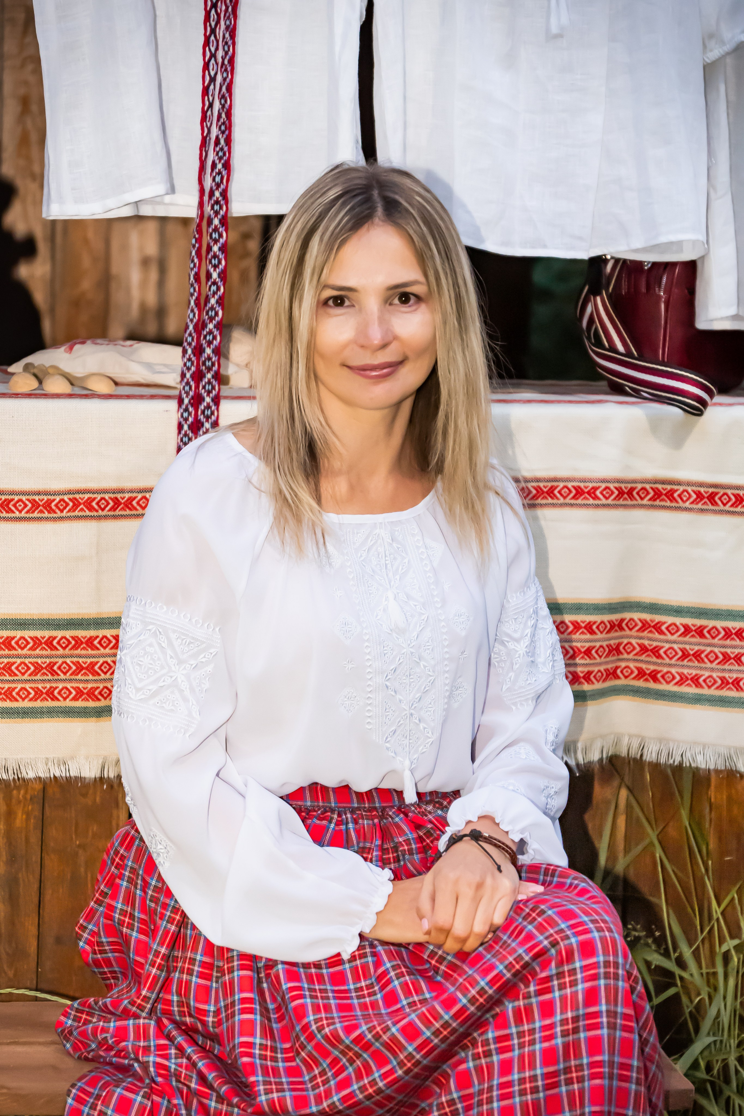 Белорусское Купалье. Занимаюсь профессиональной фотографией и живу рядом с Байкалом. Работаю в разных жанрах