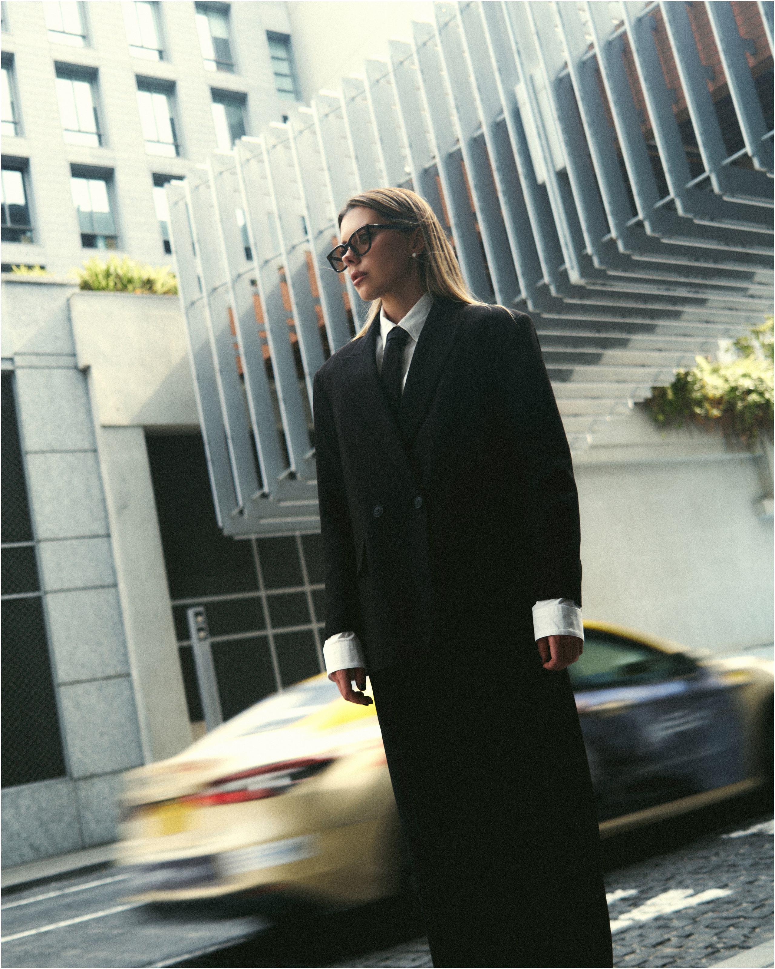 Фотограф Москва. NOIZOMAX Художественный фотограф в Дубай