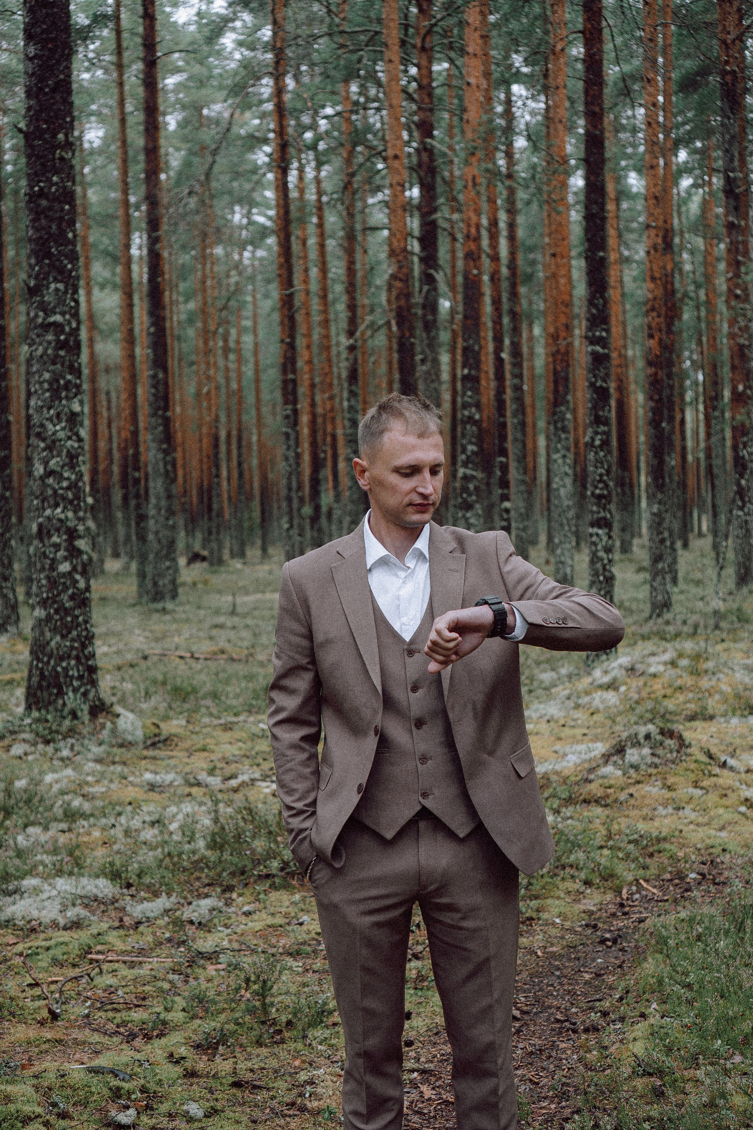 СВАДЕБНАЯ ФОТОСЕССИИЯ ПАРЫ В ГОРОДЕ ПРИОЗЕРСК В СОСНОВОМ ЛЕСУ И С ПИКАПОМ. Профессиональный фотограф, Санкт-Петербург — Виктория Богомолова
