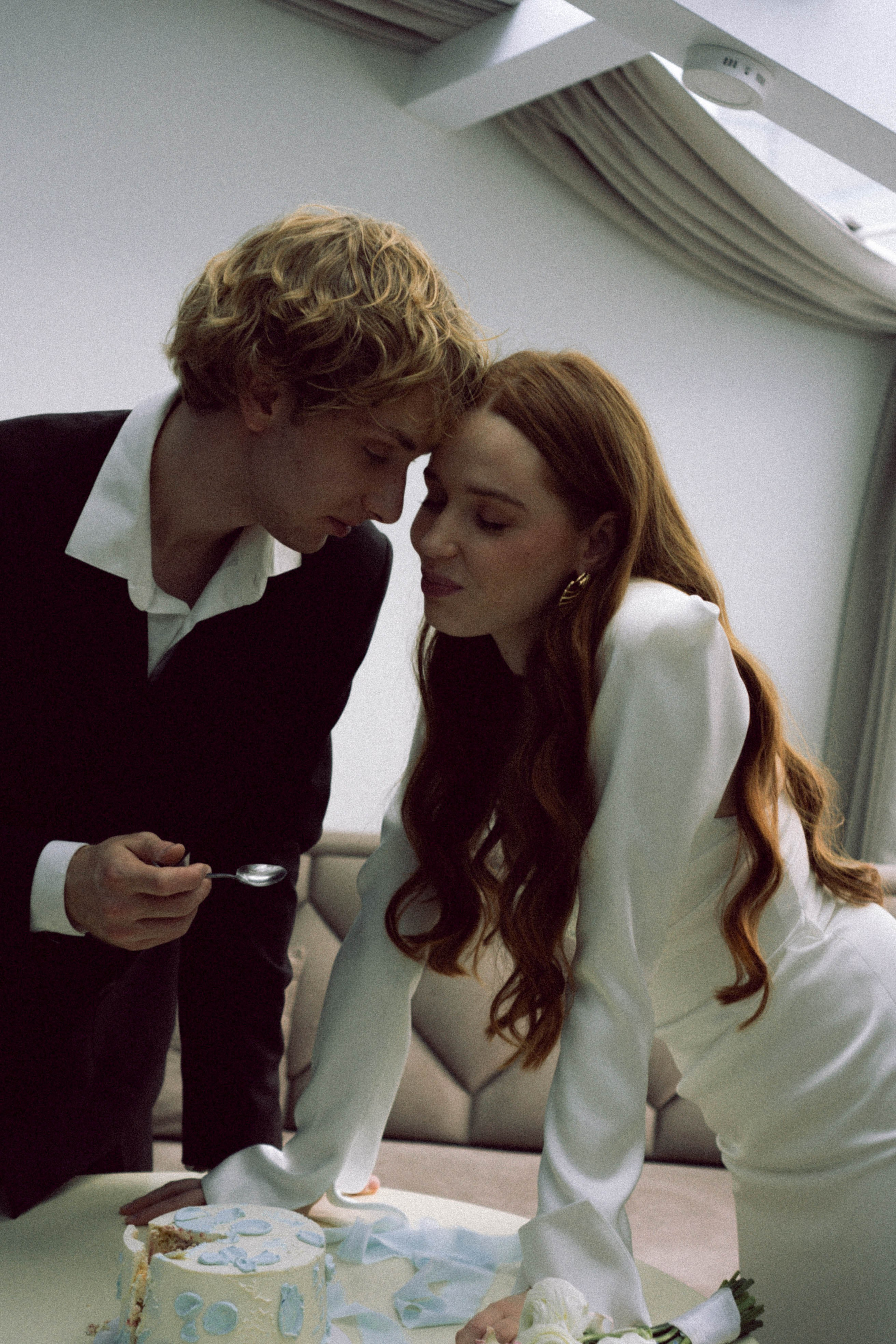 СВАДЕБНАЯ СЬЕМКА В ОТЕЛЕ. СБОРЫ ЖЕНИХА И НЕВЕСТЫ И ТАКЖЕ ТОР И ПОДГОТОВКА К ПРОГУЛКЕ. Профессиональный фотограф, Санкт-Петербург — Виктория Богомолова