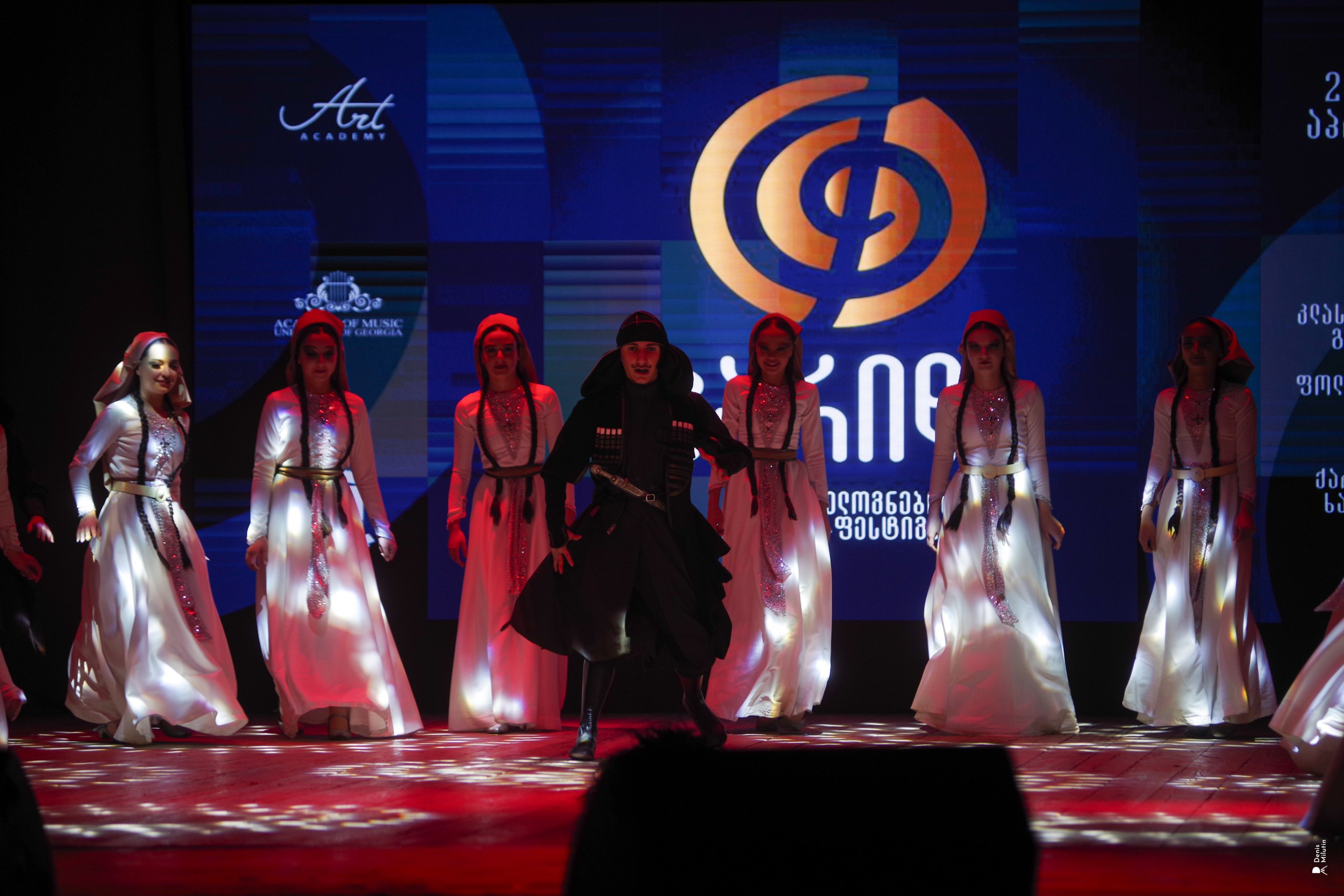 Танцы в Хоби. Портретный фотограф Денис Милютин