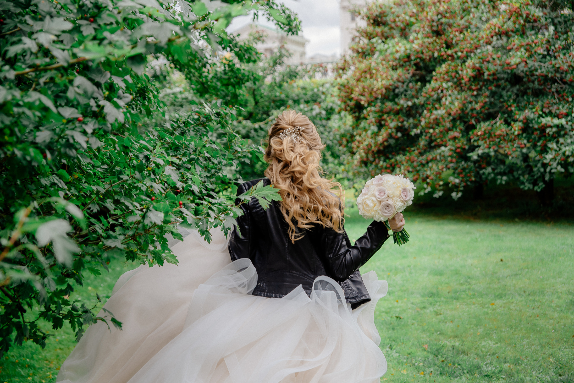 Осенняя свадебная фотосъёмка. Видеограф и фотограф на свадьбу в Москве