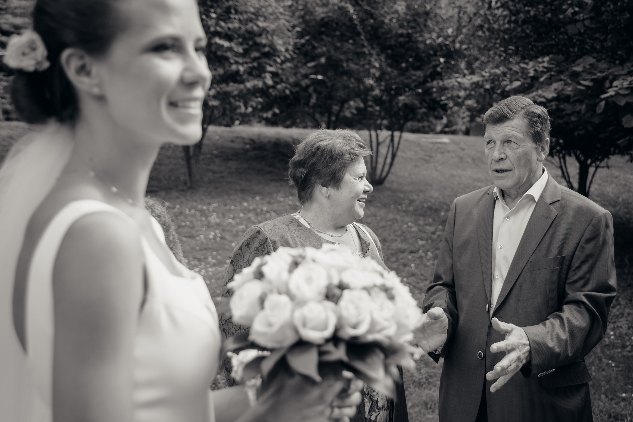 свадебная прогулка в Александровском саду в Москве