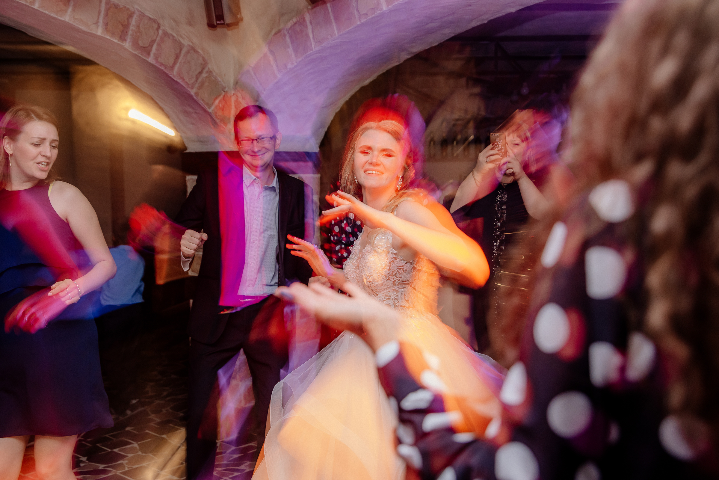 Осенняя свадебная фотосъёмка. Видеограф и фотограф на свадьбу в Москве