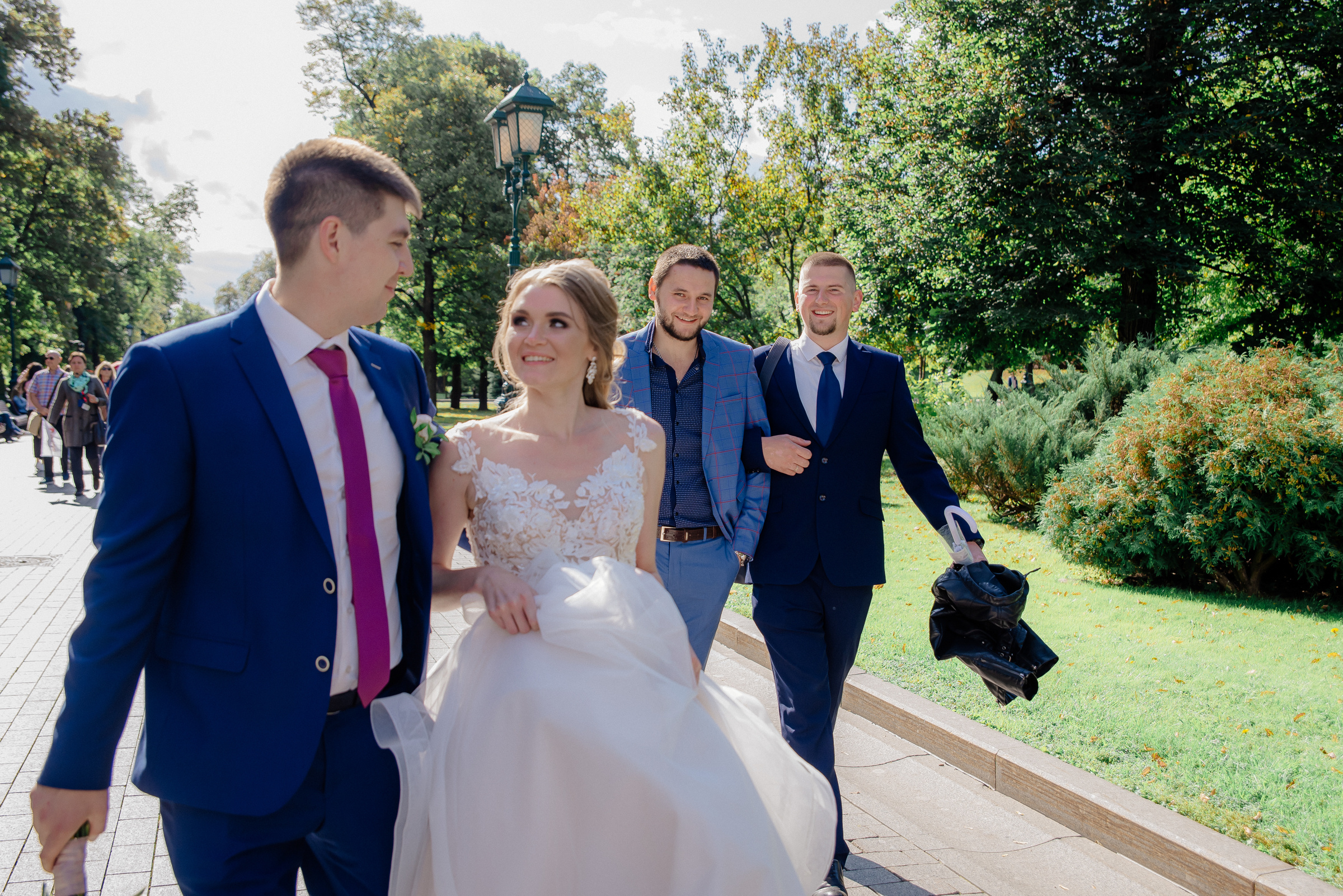 Свадебная фото и видеосъёмка в Александровском саду