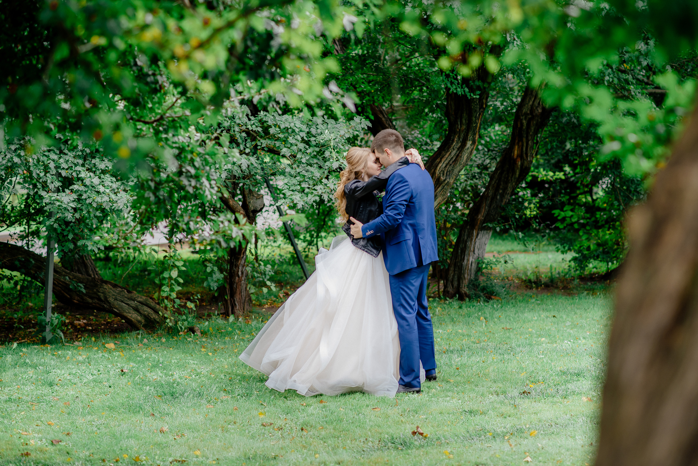 Свадебная фото и видеосъёмка в Александровском саду