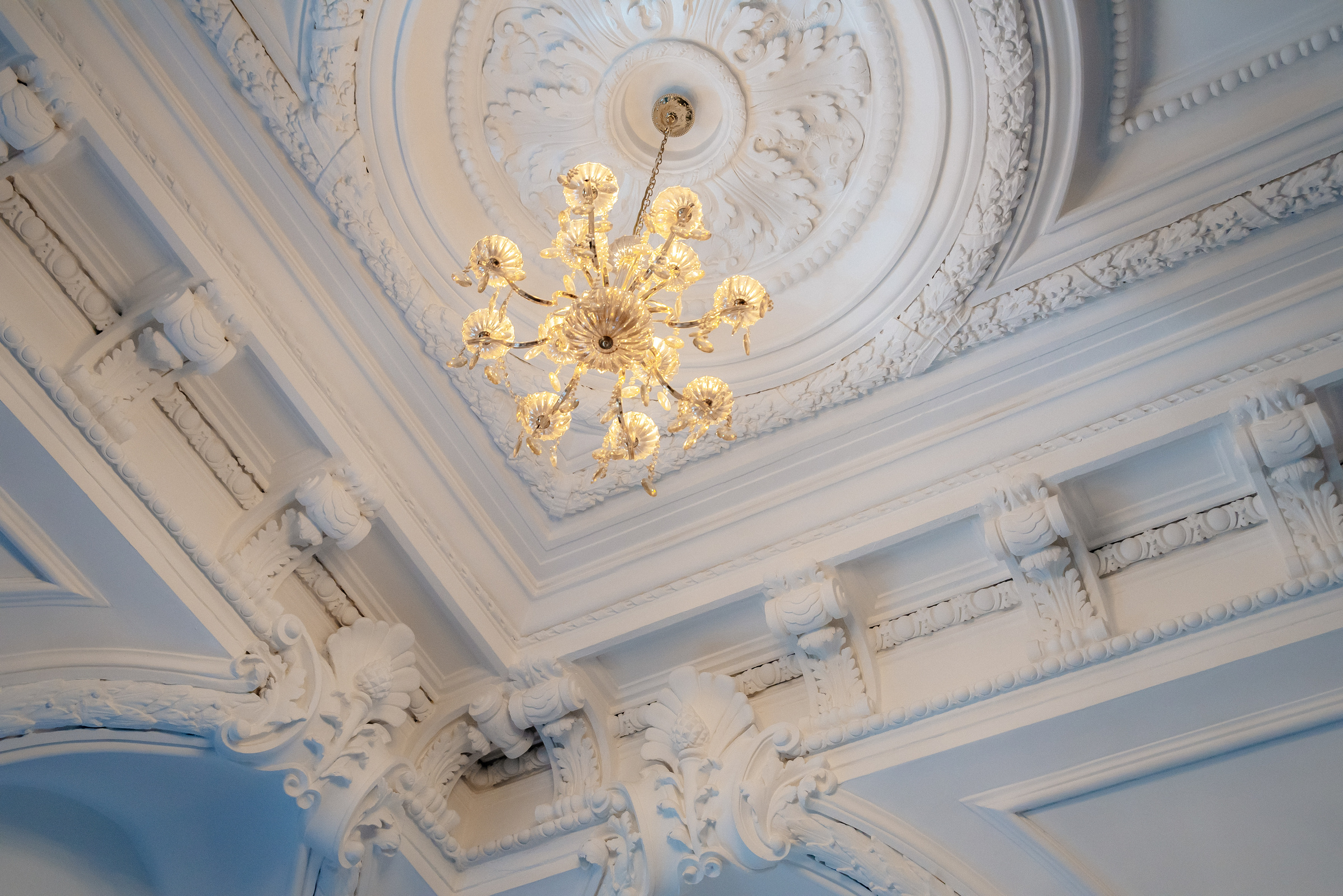 Свадебная фото и видеосъёмка регистрации брака в особняке Спиридонова