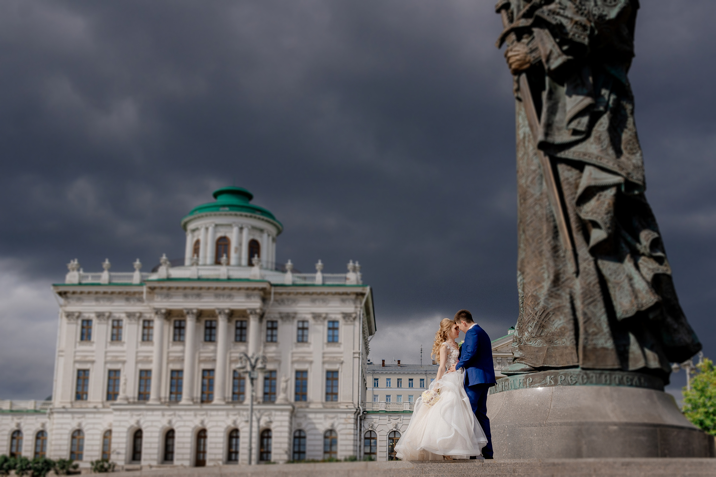 Осенняя свадебная фотосъёмка. Видеограф и фотограф на свадьбу в Москве