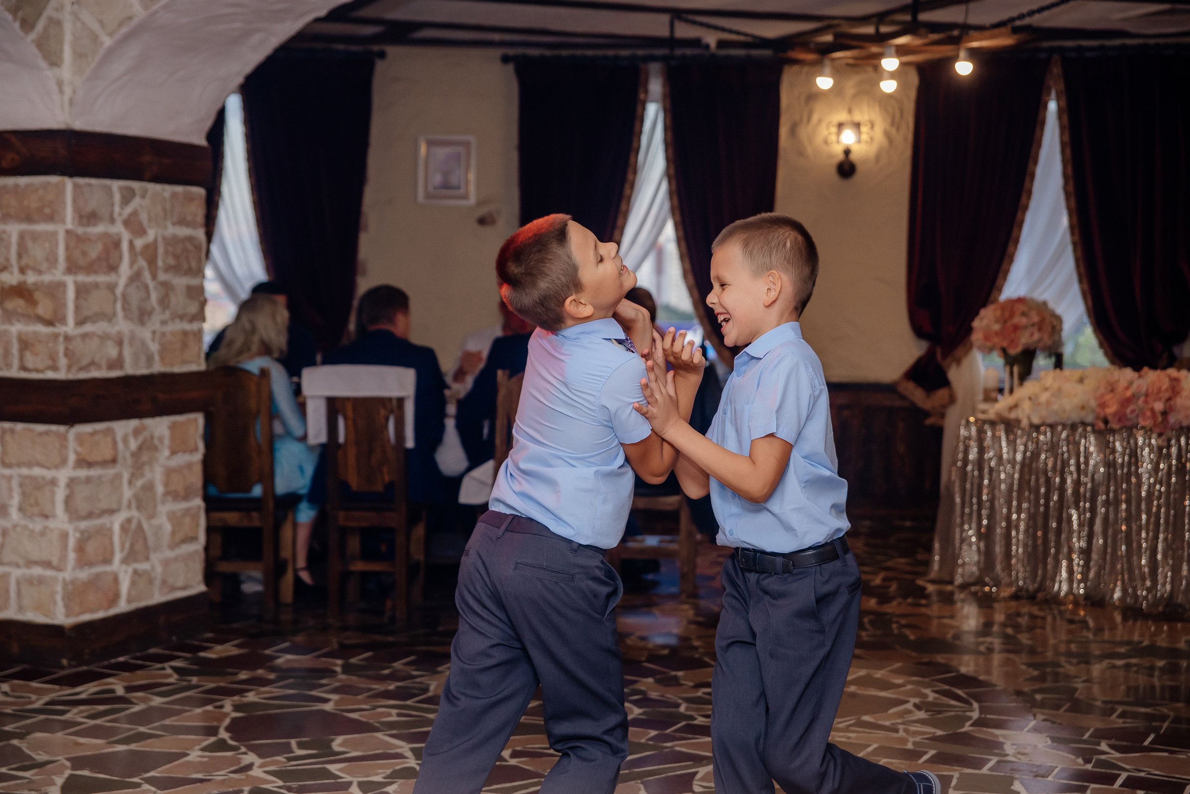Осенняя свадебная фотосъёмка. Видеограф и фотограф на свадьбу в Москве