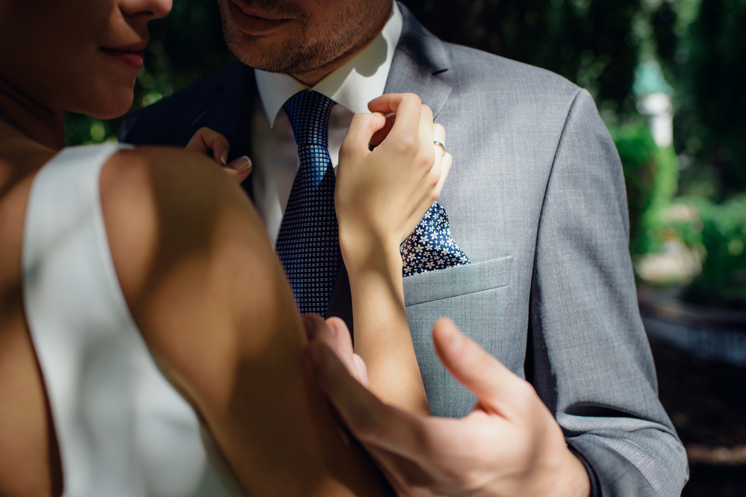 свадебная прогулка на территории Даниловской гостиницы в Москве