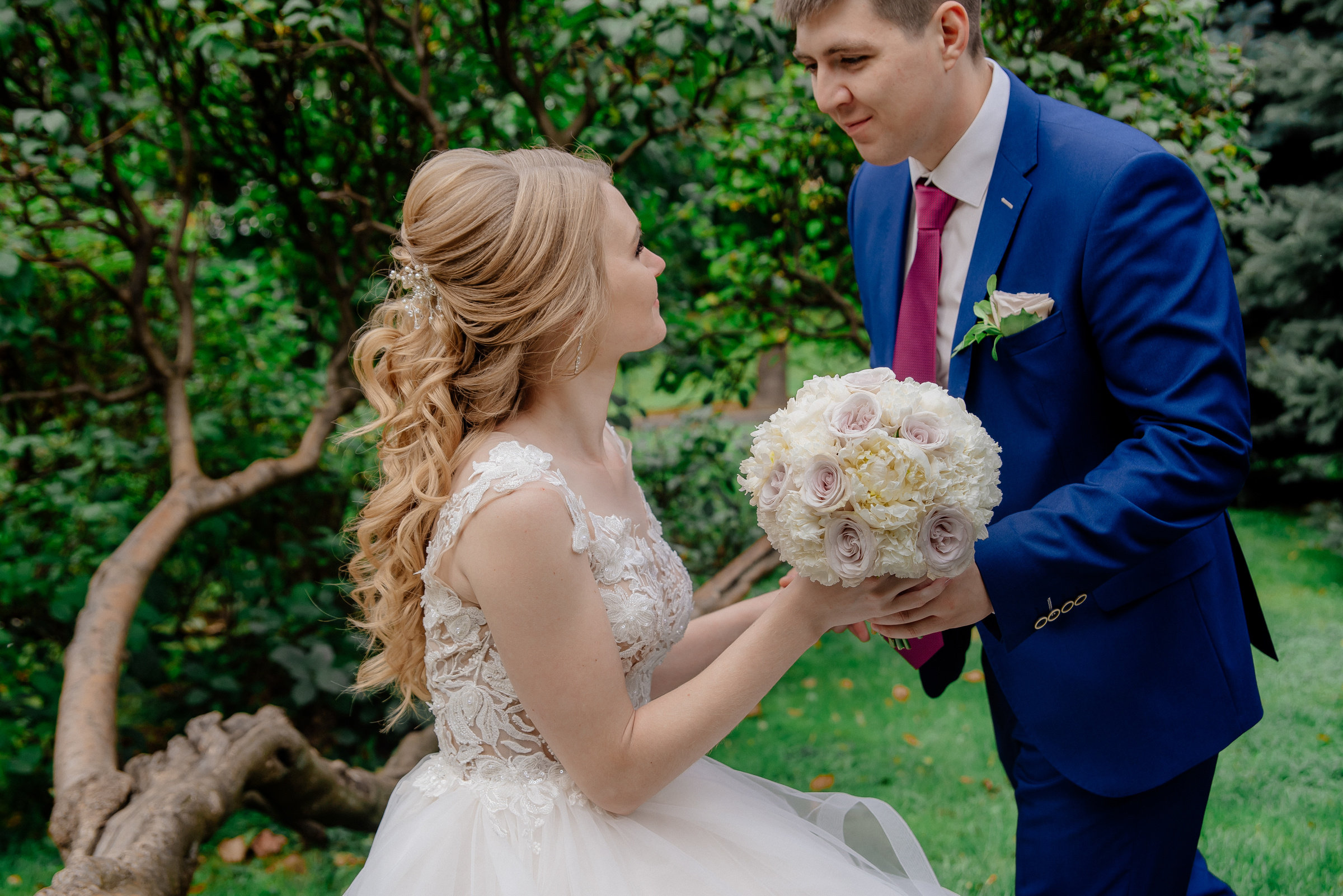 Свадебная фото и видеосъёмка в Александровском саду