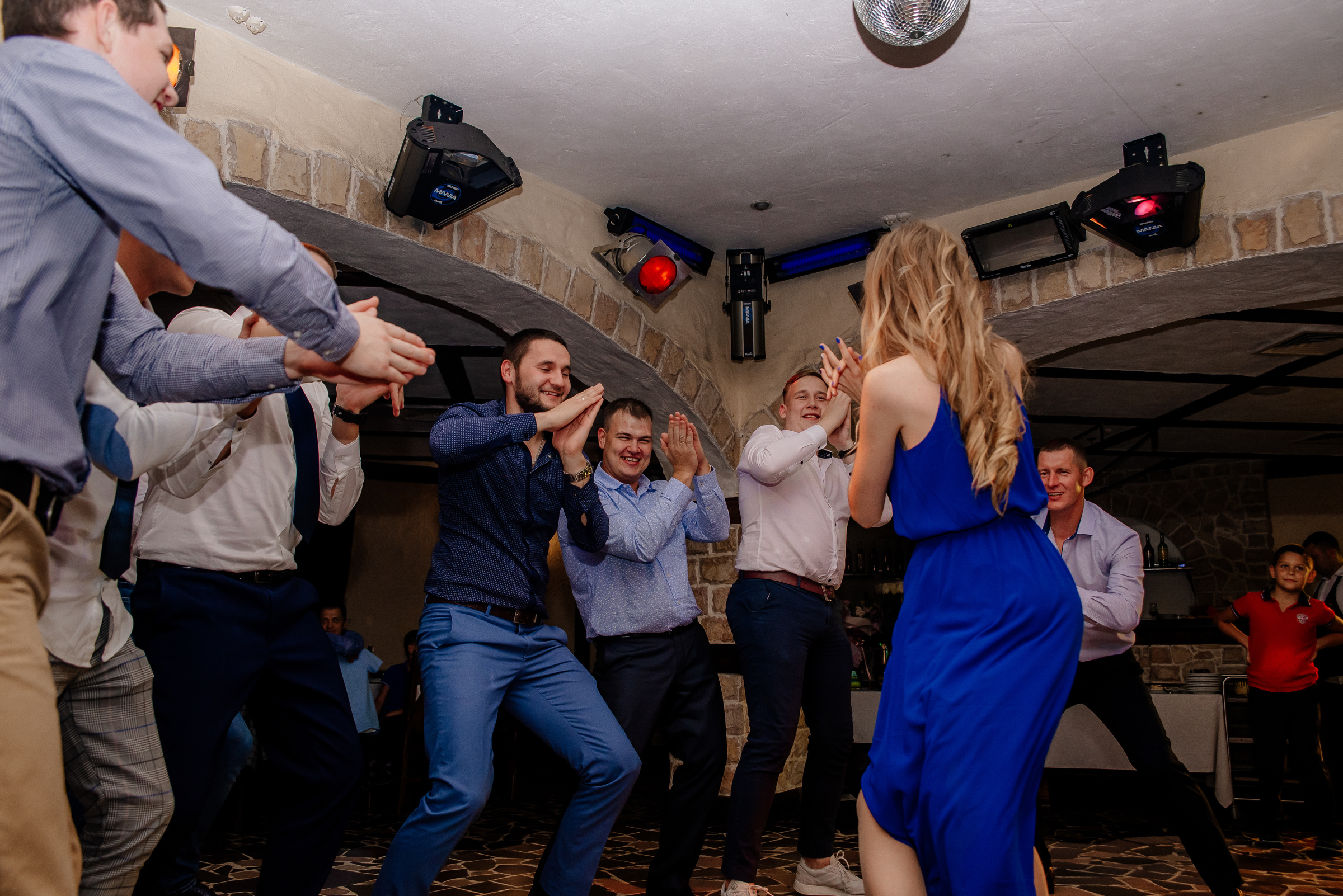 Осенняя свадебная фотосъёмка. Видеограф и фотограф на свадьбу в Москве