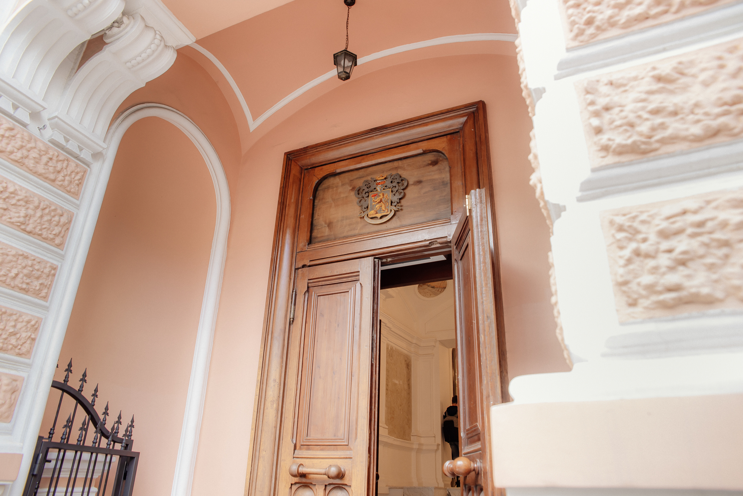 Свадебная фото и видеосъёмка регистрации брака в особняке Спиридонова