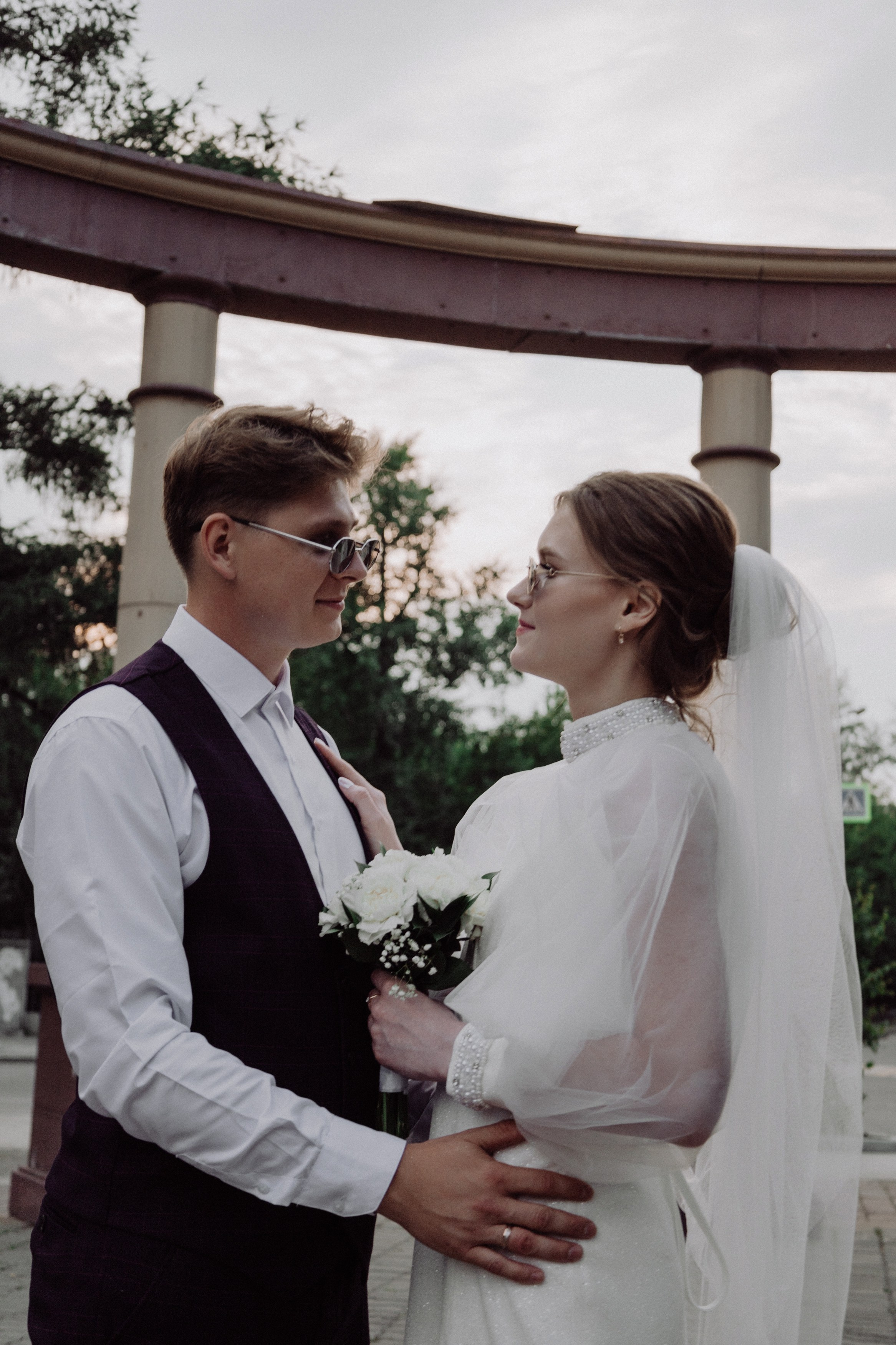 Владислав и Юлия Вечерняя прогулка по городу. Свадебный Фотограф в Иркутске Екатерина Елисеева