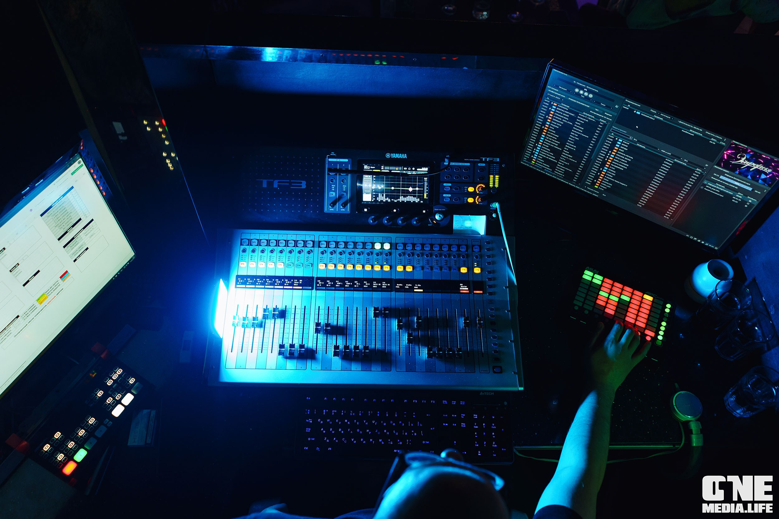 Фоторепортаж из караоке-клуба Эйфория. One Media Life: фоторепортажи, фотоотчеты с мероприятий и заведений