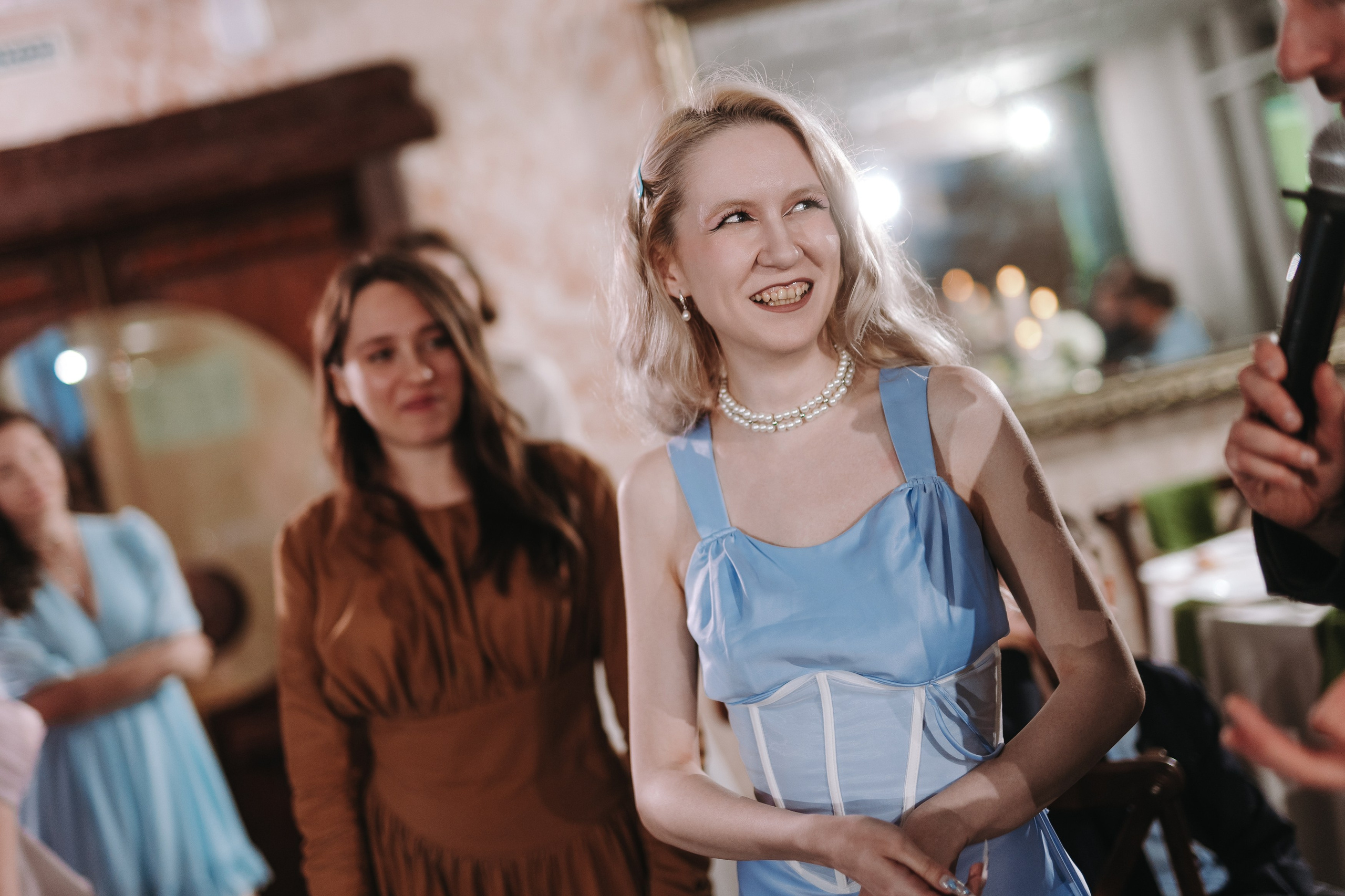 БАНКЕТНЫЙ ЗАЛ ТОРТУГА, ВЕДУЩИЙ АНДРЕЙ ОГНЕВ