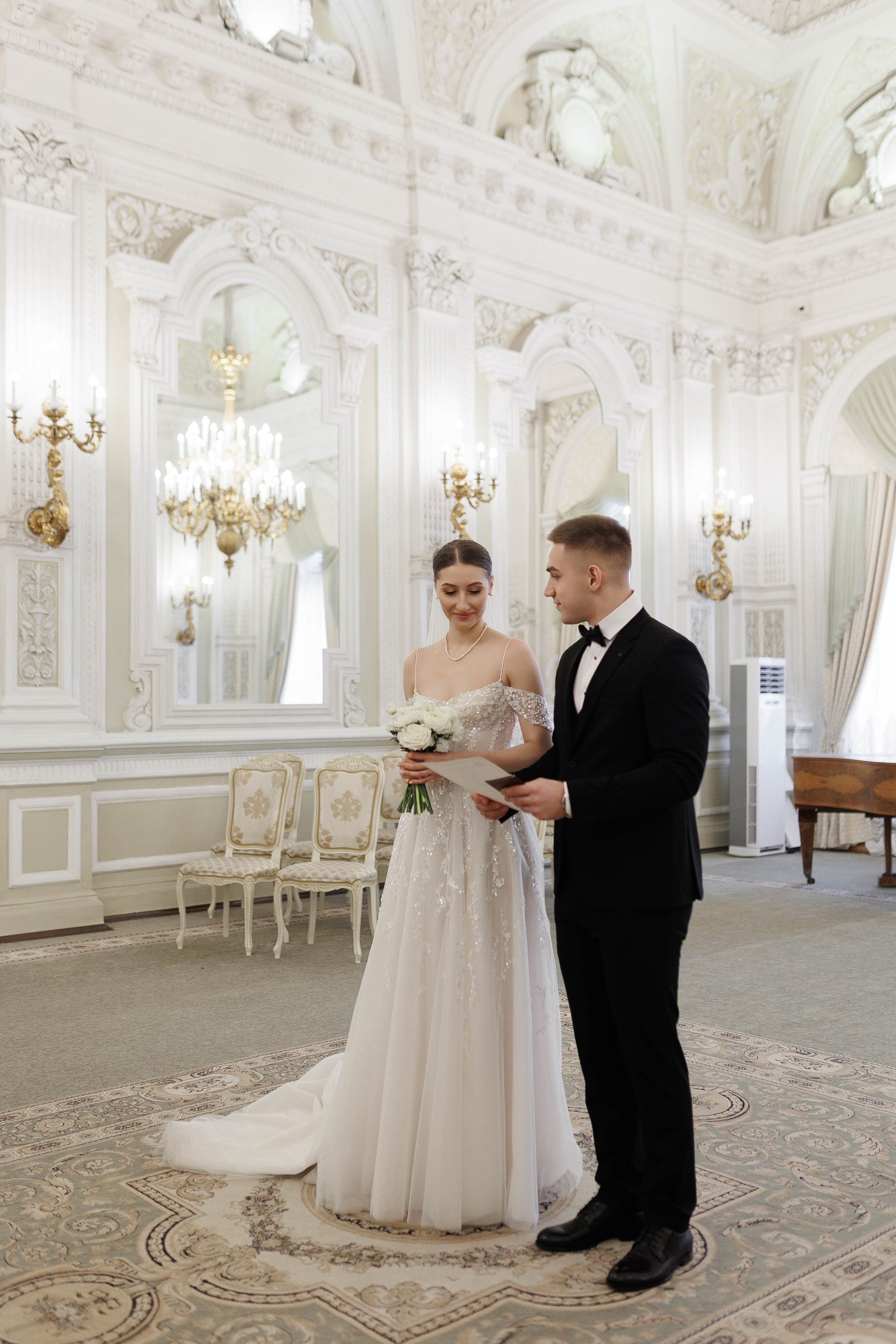 ···. Свадебный фотограф в Санкт-Петербурге Александра Чукавина