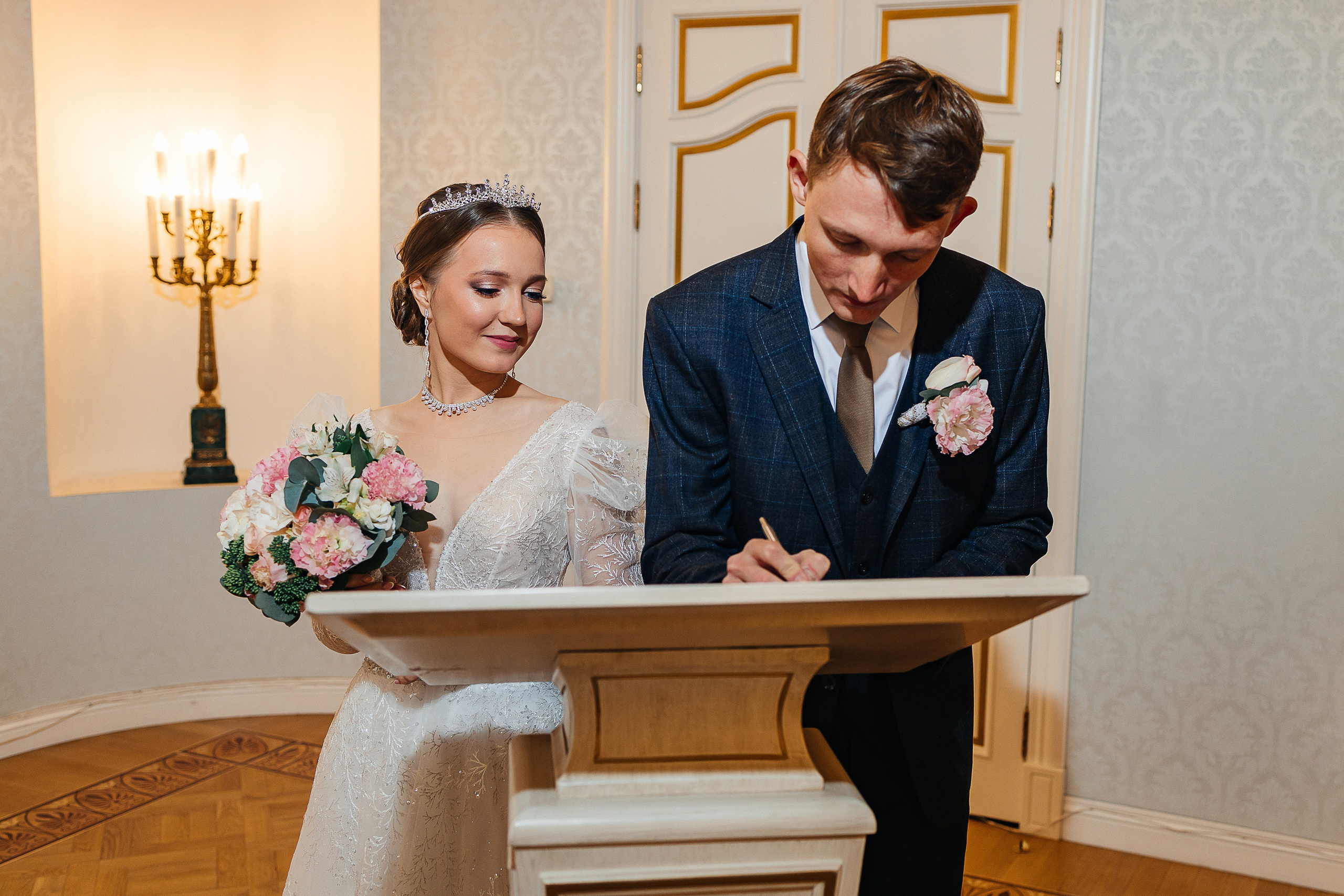 Романтическое утро невесты. Олег Сверчков | Свадебный фотограф Вологда