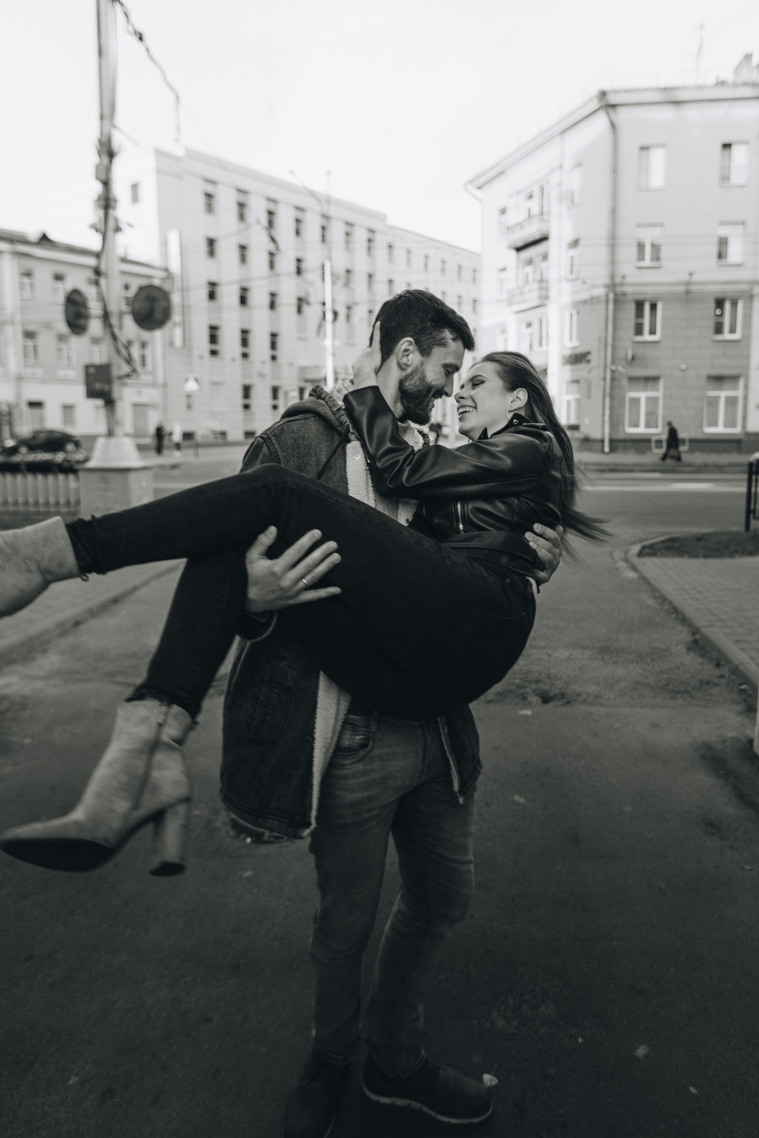 Фото и видео съёмка лавстори на закате в Гомеле, Минске, Могилеве. Свадебный семейный фотограф и видеограф Гомель Минск Беларусь Европа