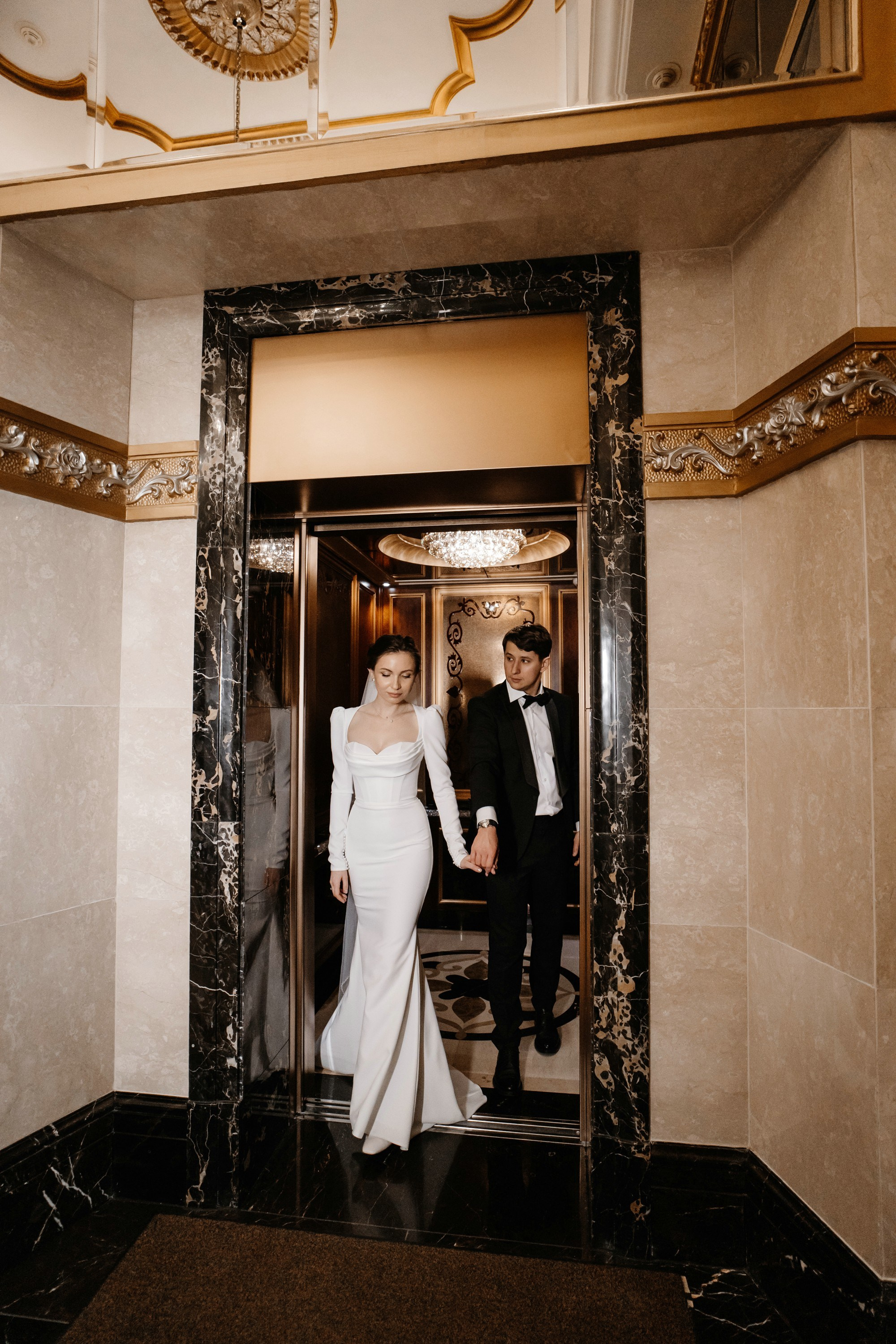 Фотосессия свадьбы в Lotte Plaza. Свадебный и семейный фотограф в Москве Светлана Зоткина