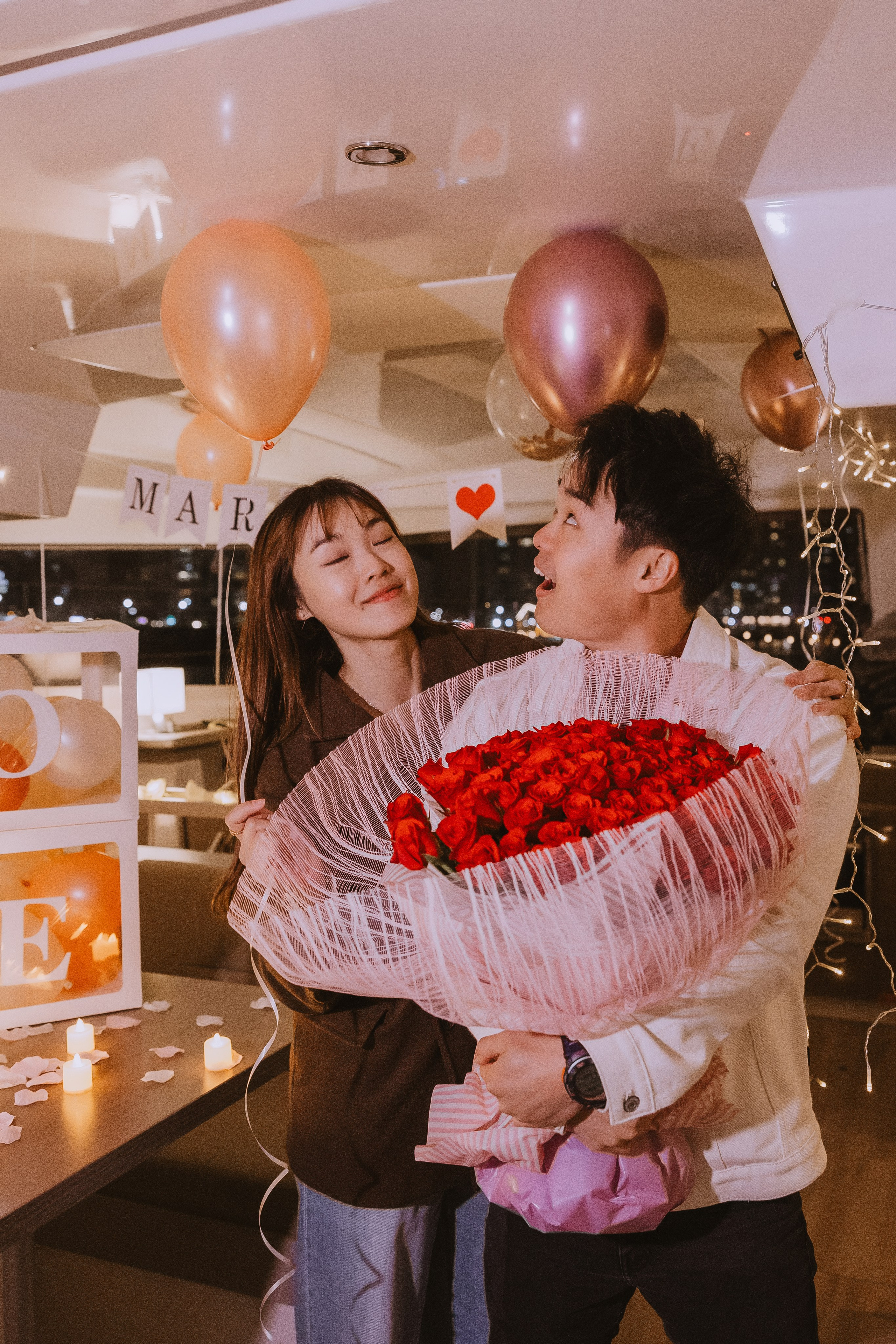 Предложение руки и сердца на яхте во время вечерней прогулке в Пусане. ВАШ ФОТОГРАФ В ПУСАНЕ (Южная Корея) Александра Ануфрий